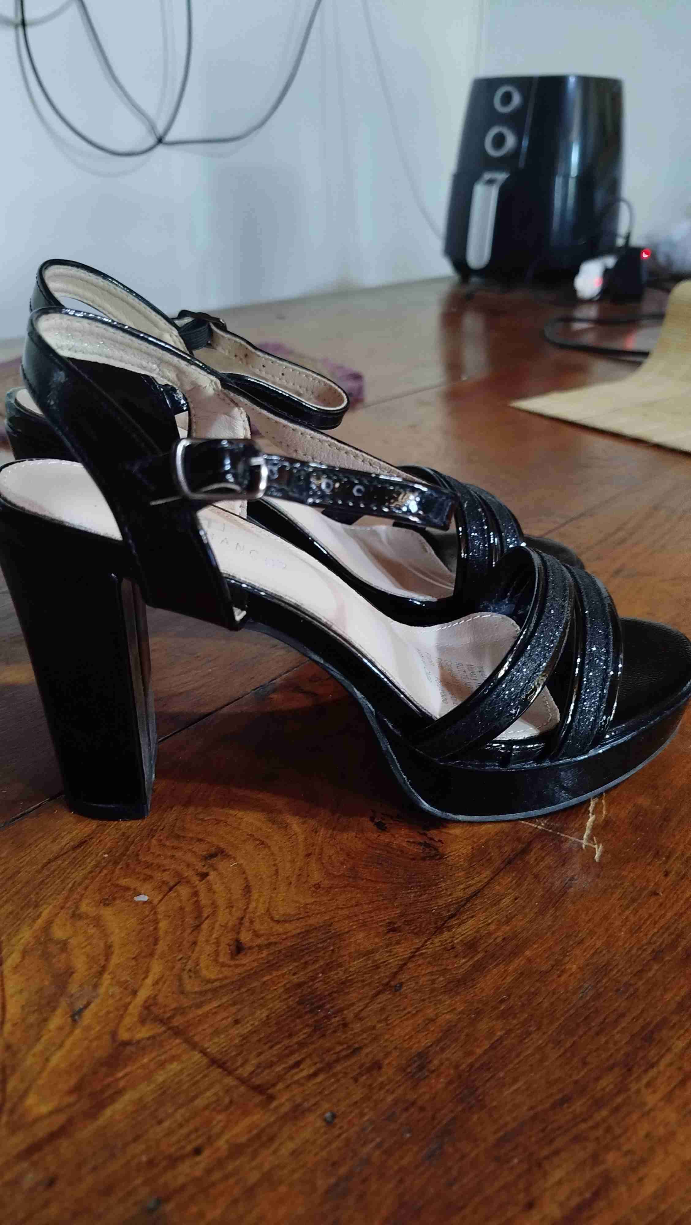 Sandalias de tacón negras - miniatura 3