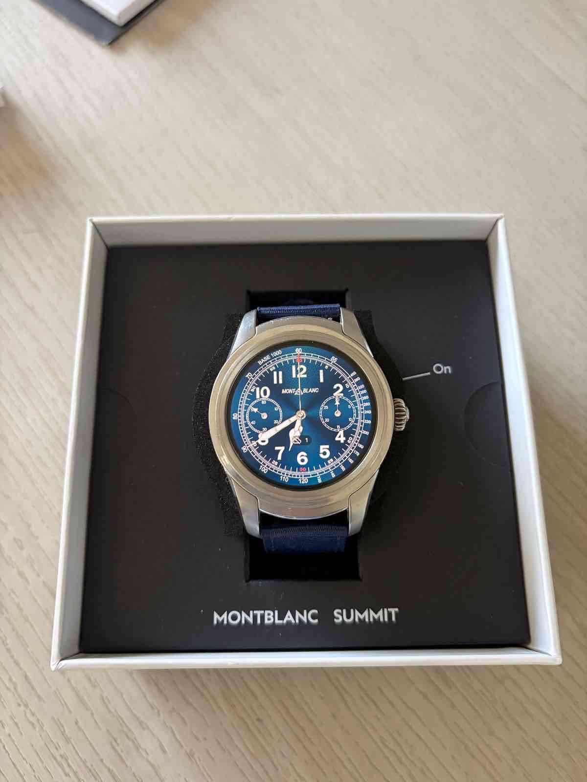 Reloj smartwactch Montblanc Summit azul - miniatura 1