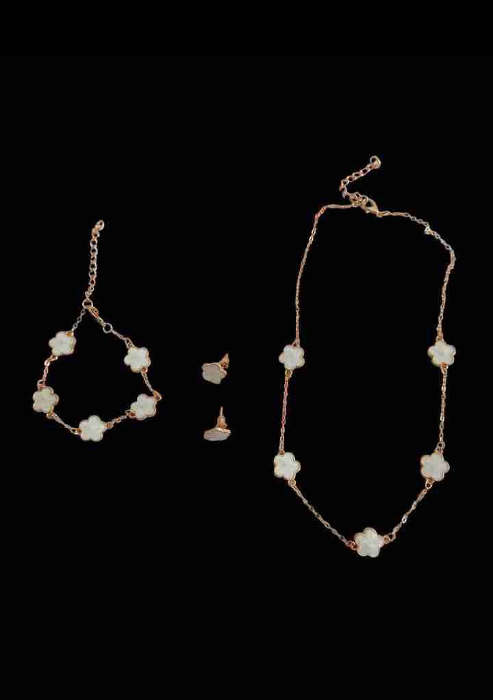 Set de joyas flor en  negro ó blanco - miniatura 2