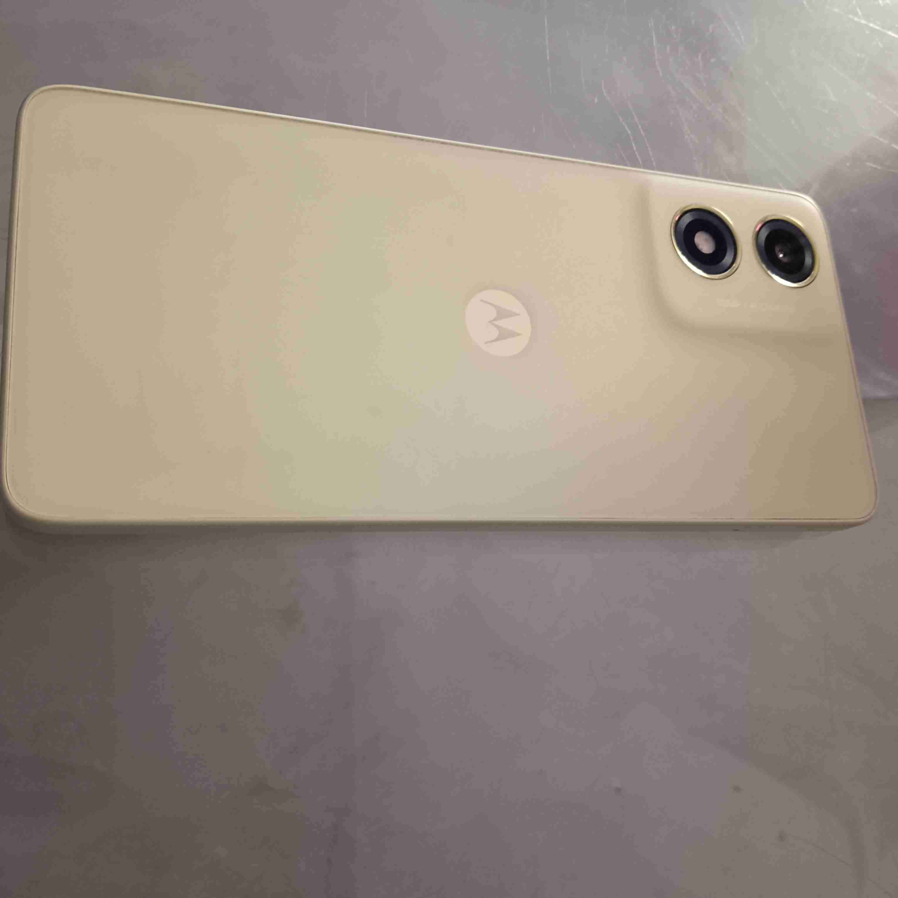 Teléfono móvil Motorola E14 - miniatura 2