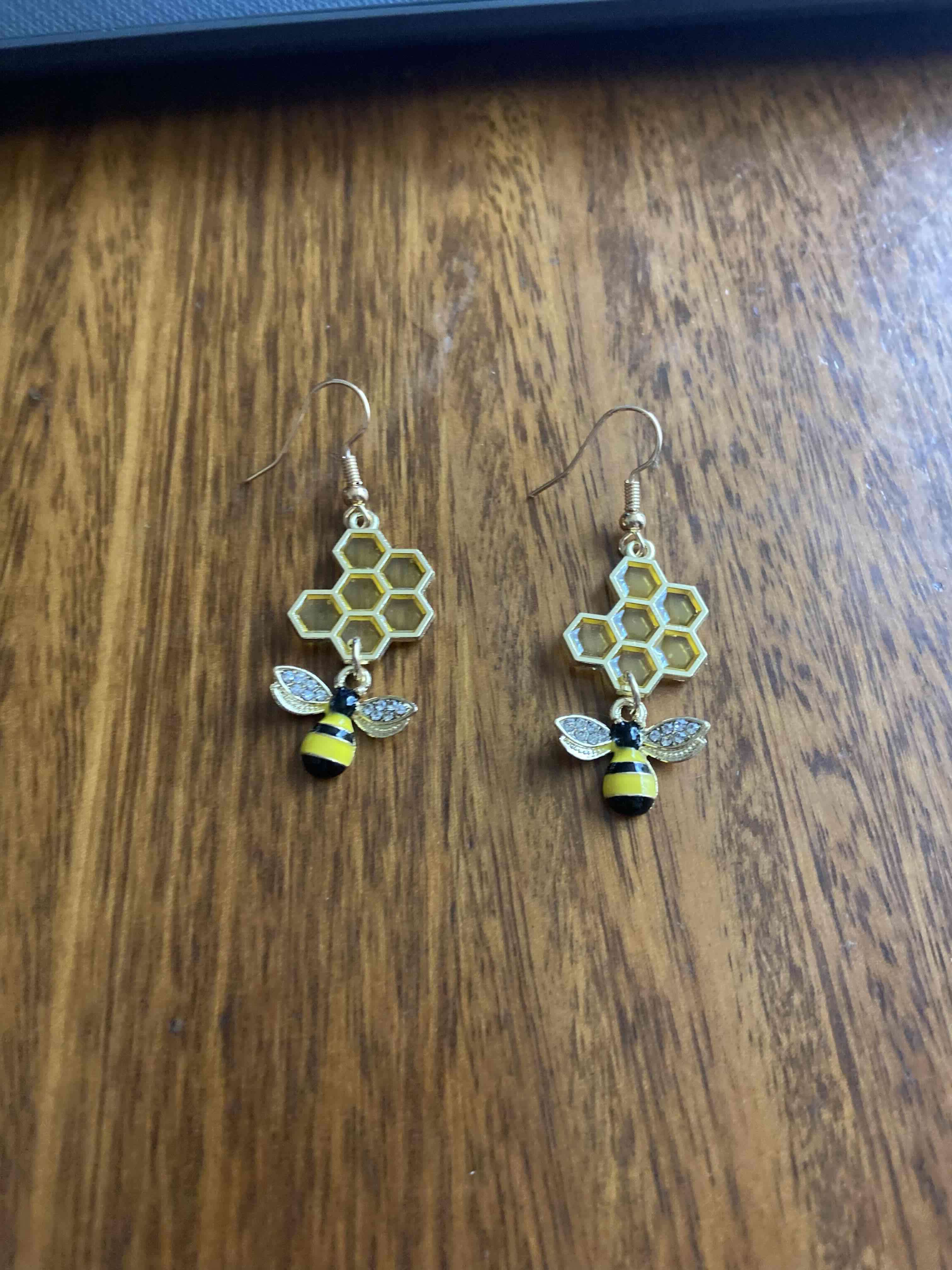 Aros con diseño de abejitas