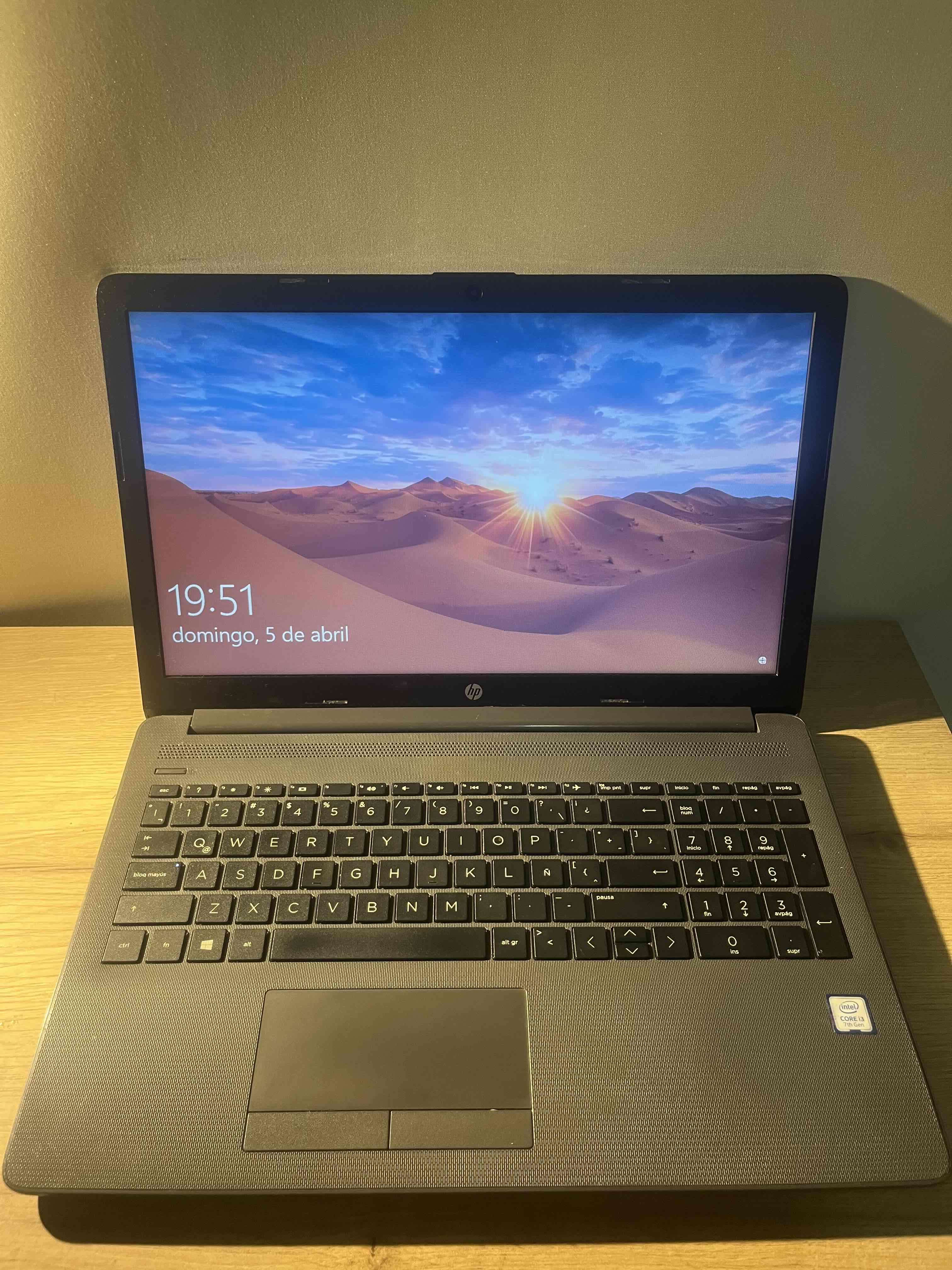 Laptop HP 250g7 , 8GB RAM, SSD - miniatura 2