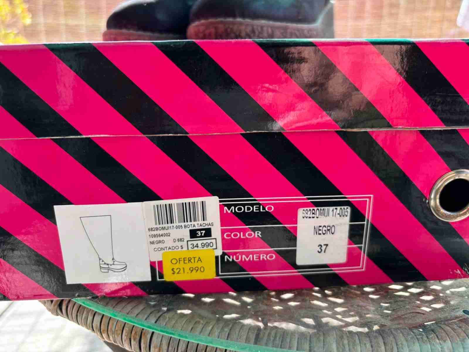 Botas negras de cuero - miniatura 3