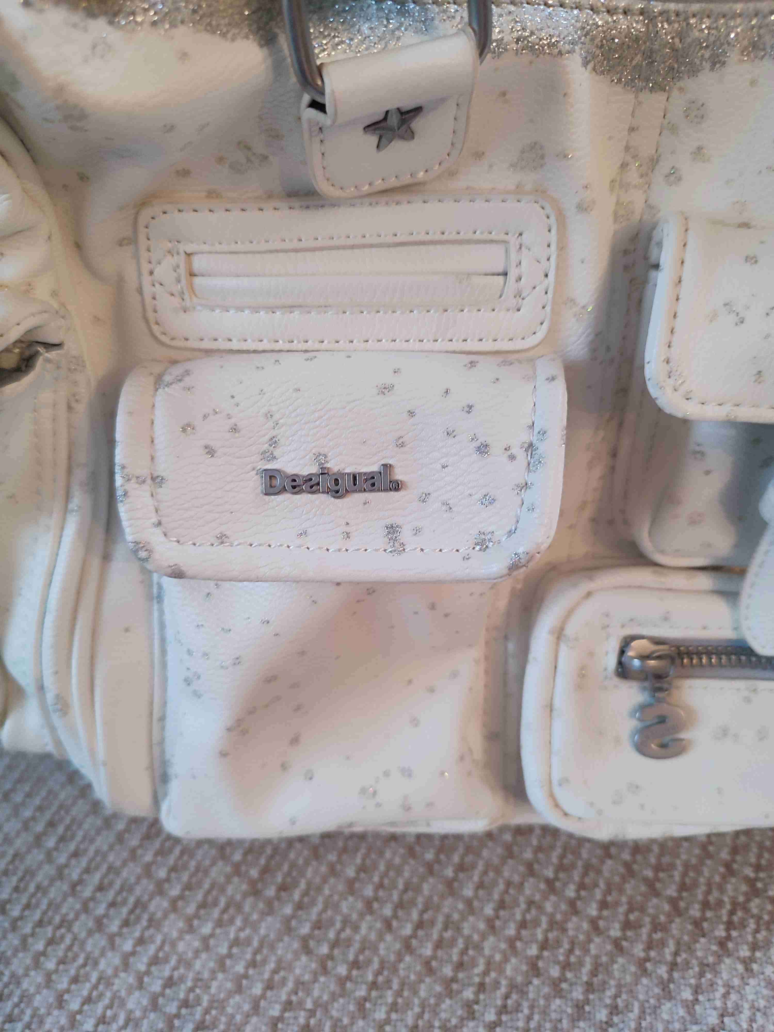 Cartera blanco detalles plateados Marca Desigual - miniatura 3