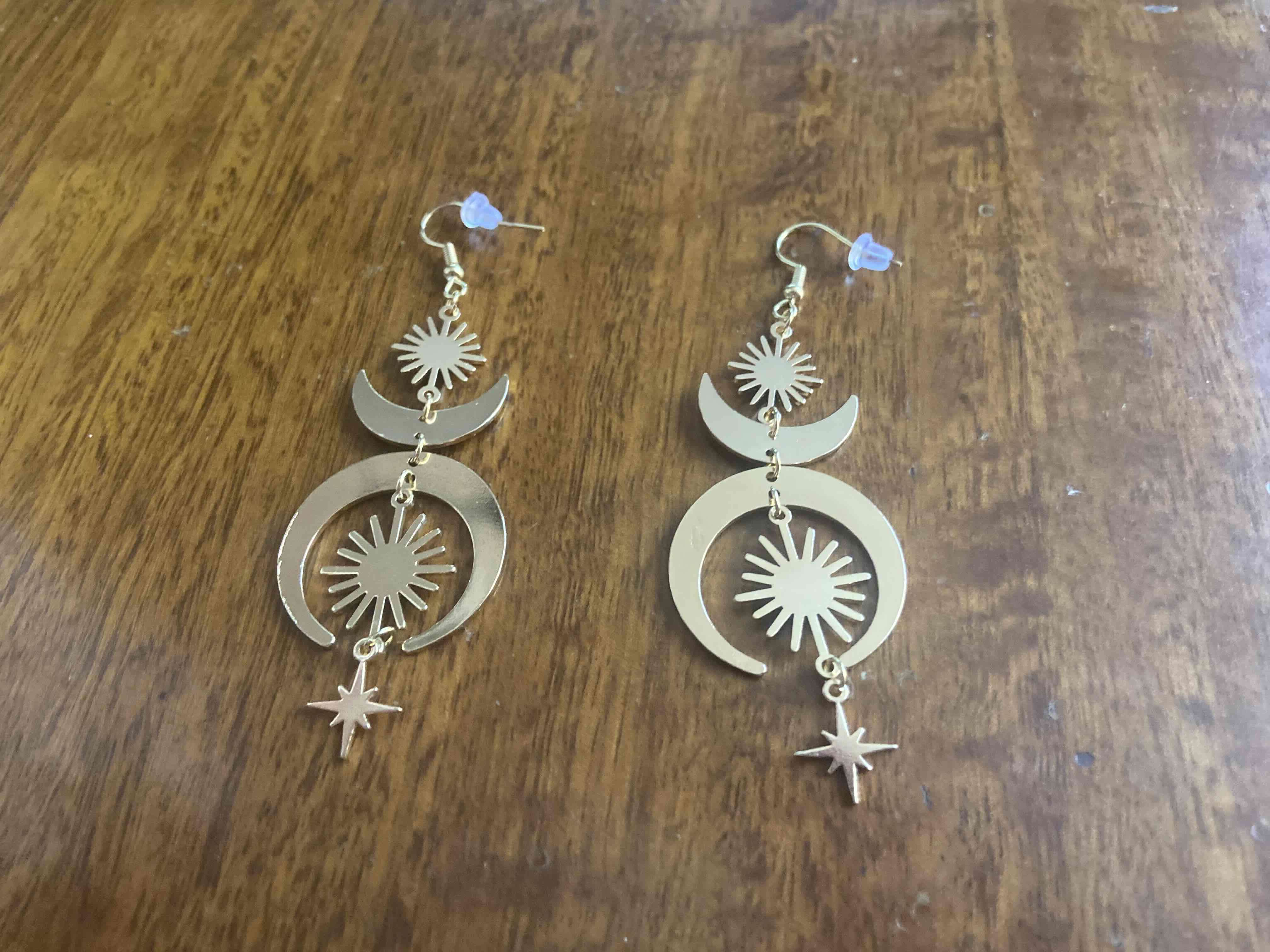 Aros colgantes dorados estilo bohemio