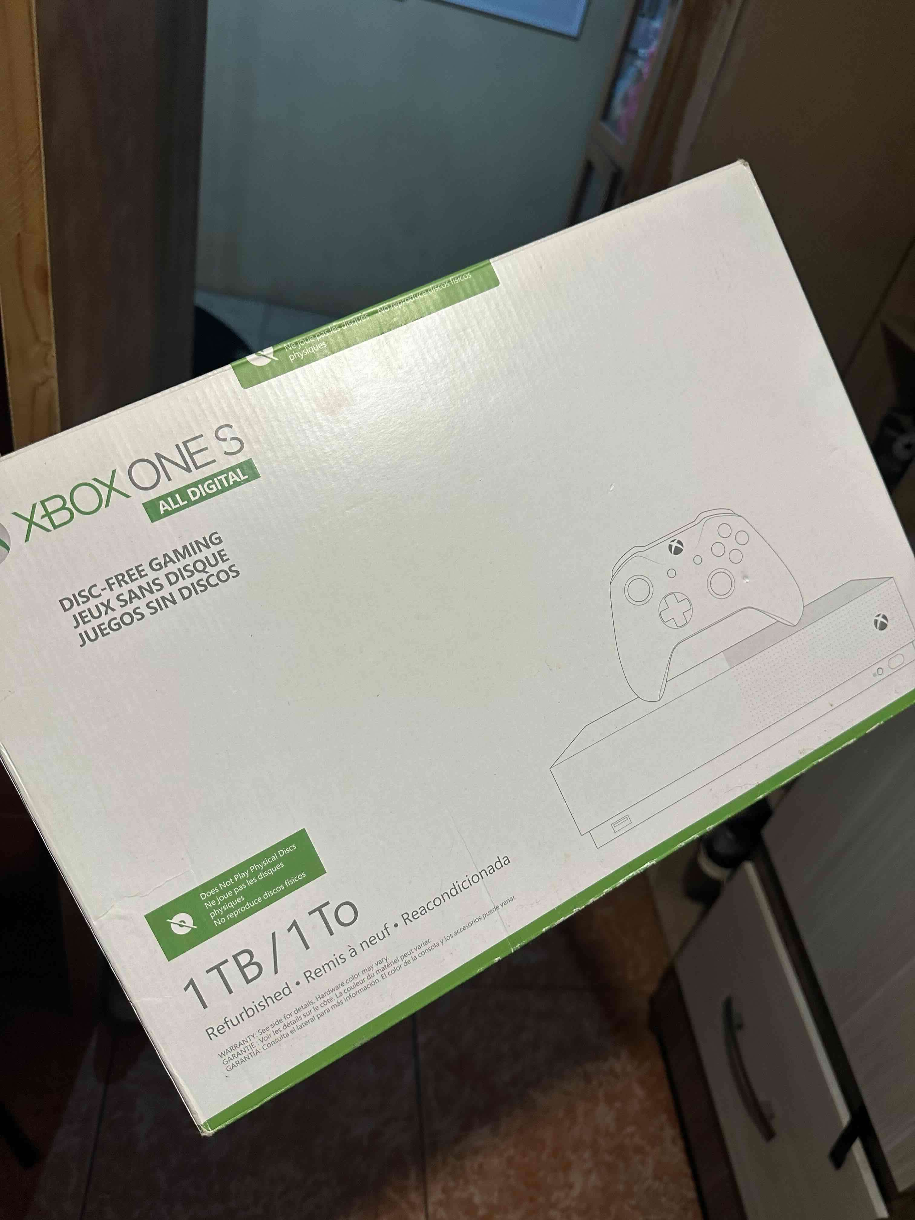 Xbox One S All Digital 1TB - miniatura 1