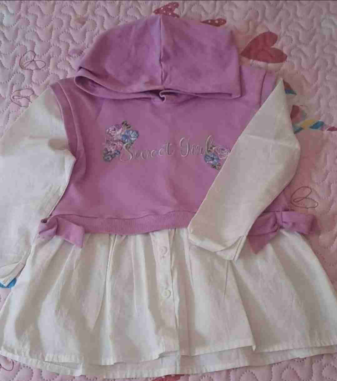 Vestido infantil rosado con capucha