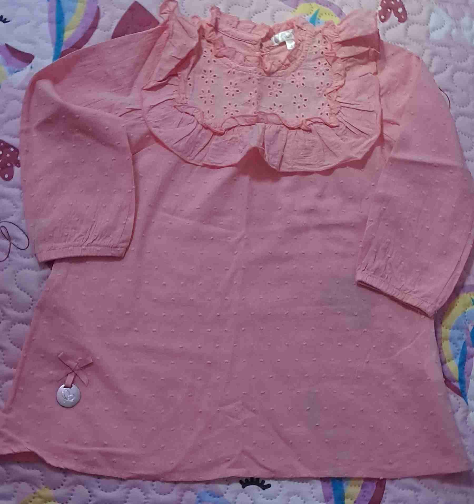 Blusa rosada con volantes