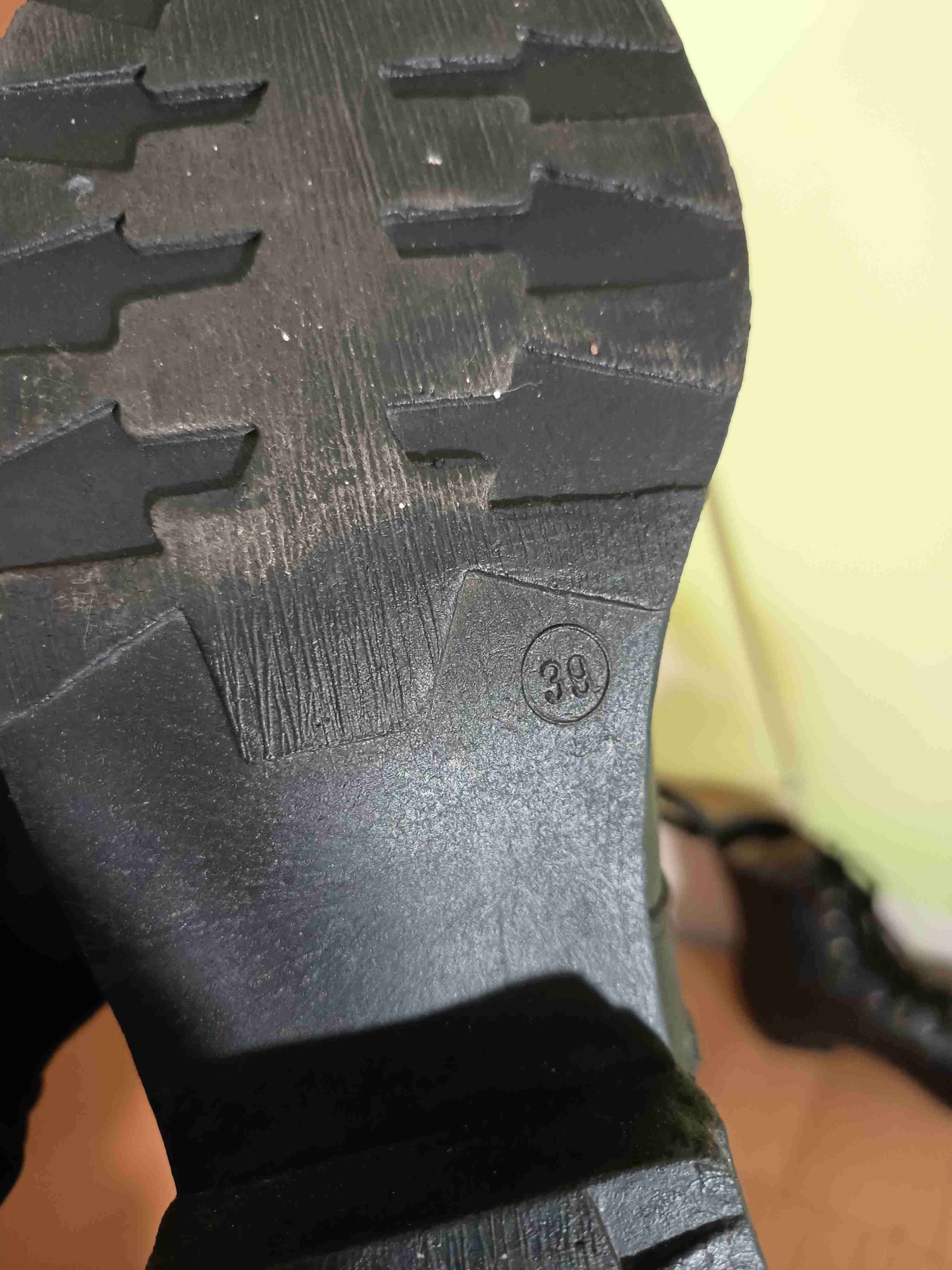 Botas negras de cuero - miniatura 5