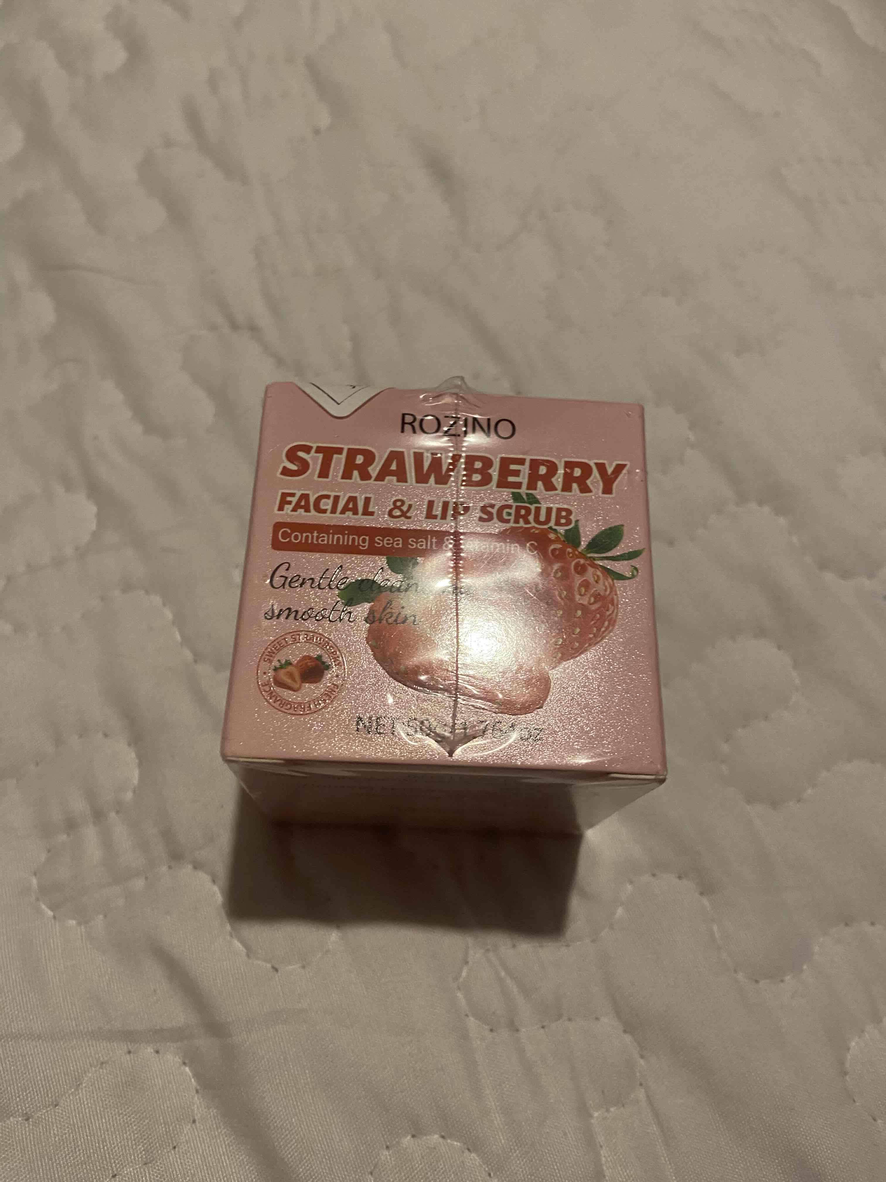 Exfoliante facial y de labios de fresa