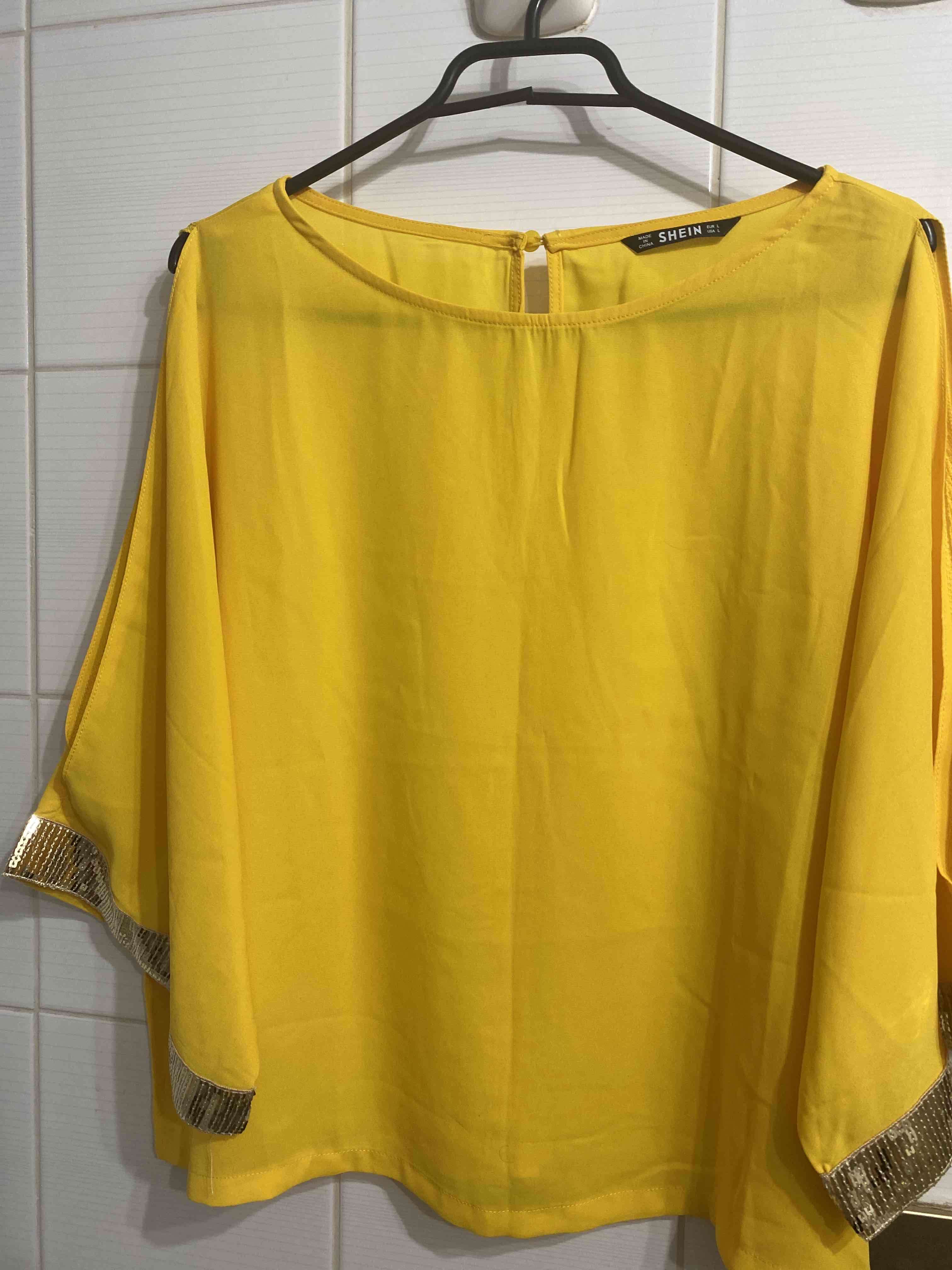 Blusa amarilla Shein con lentejuelas - miniatura 1