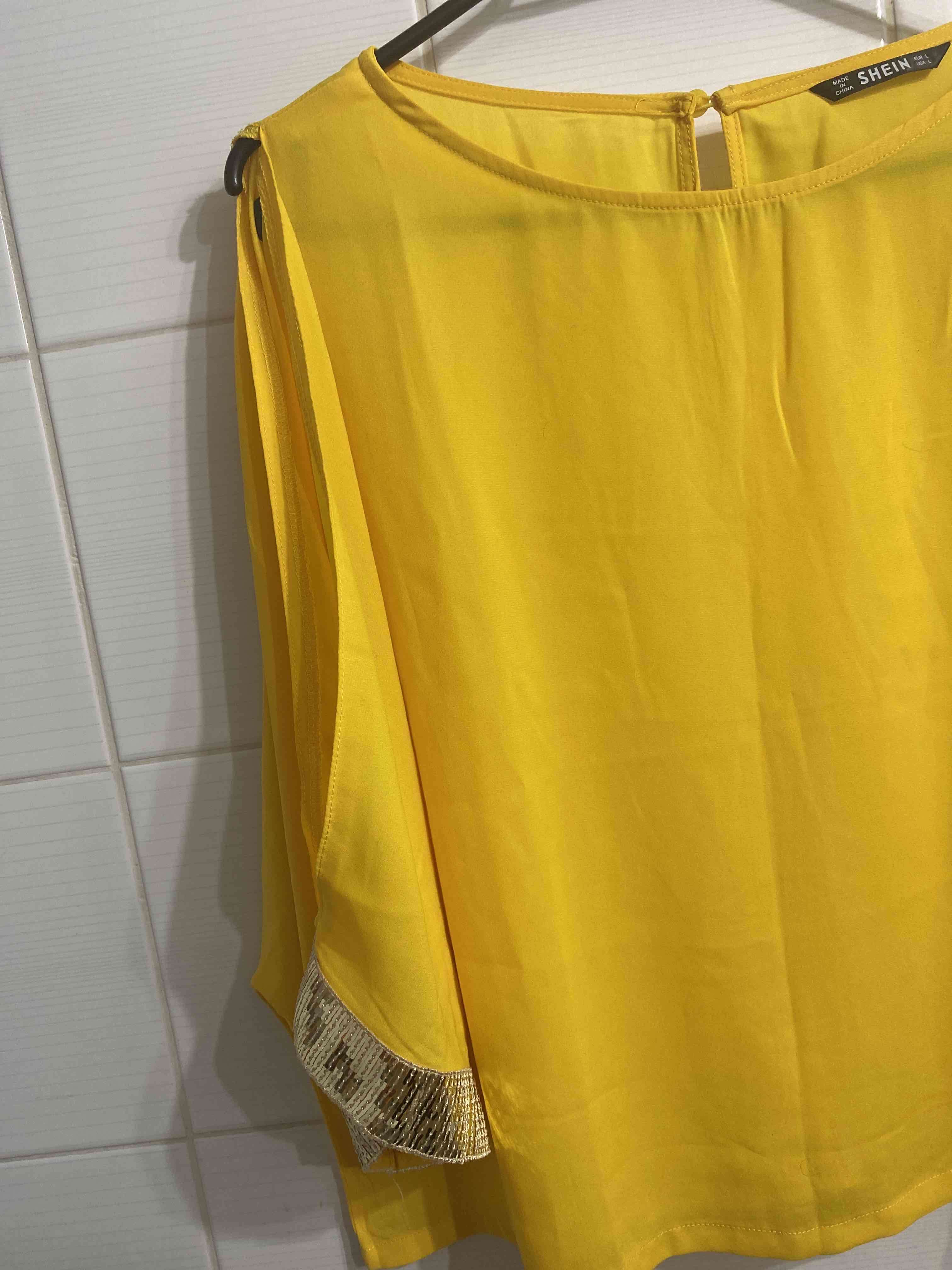 Blusa amarilla Shein con lentejuelas - miniatura 2