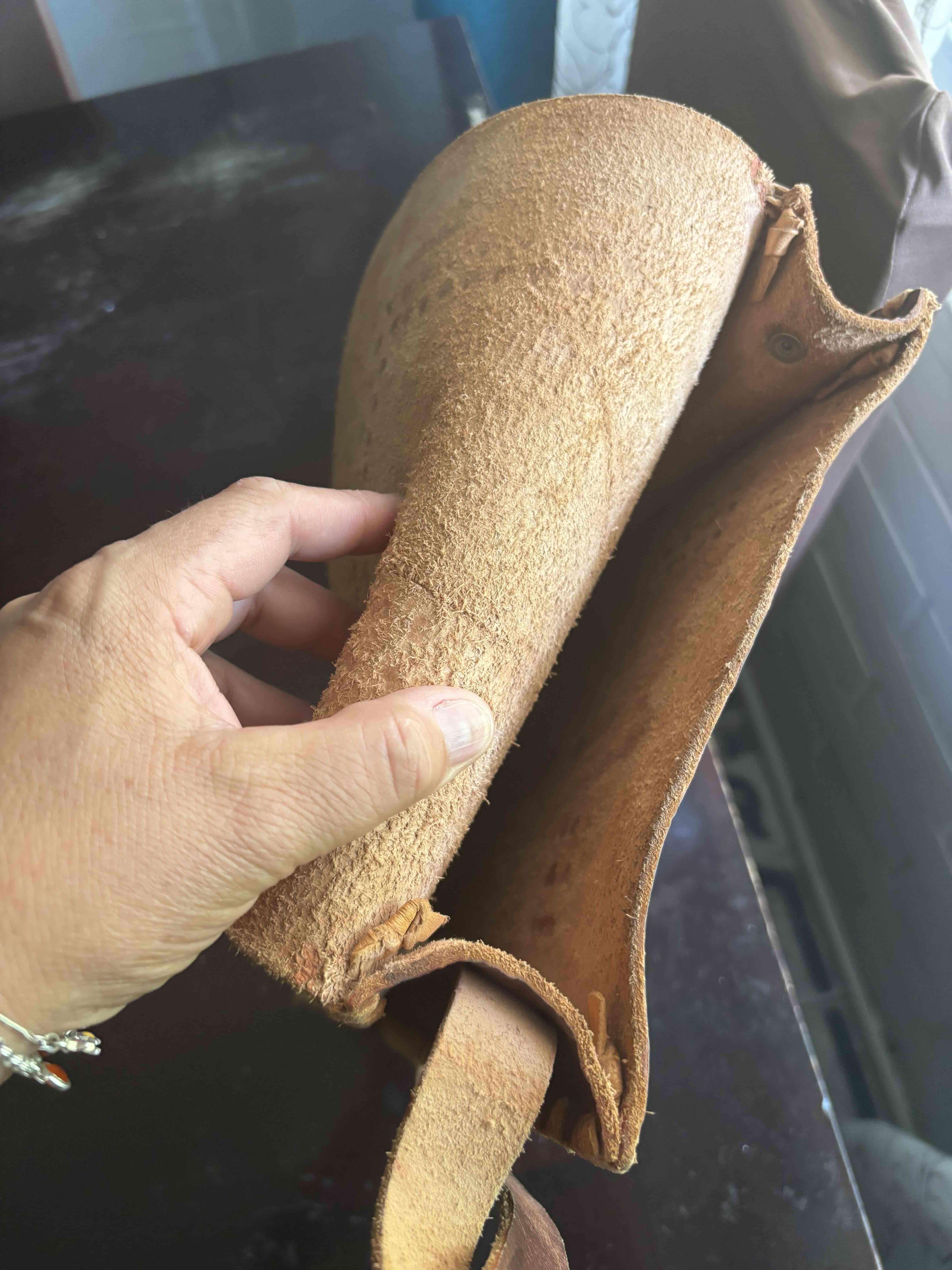 Bolso de cuero artesanal marrón - miniatura 2