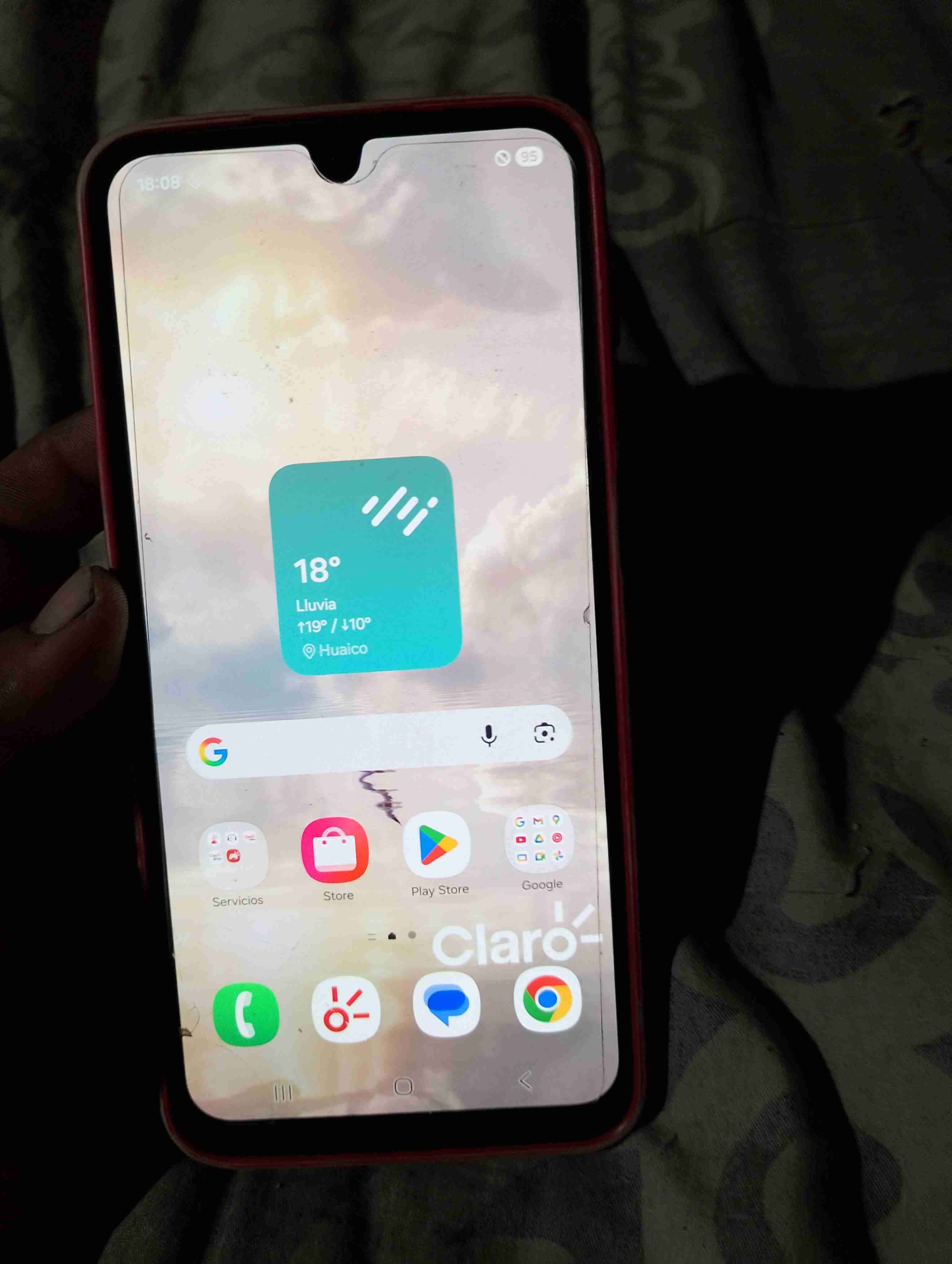 Celular con funda roja - miniatura 6