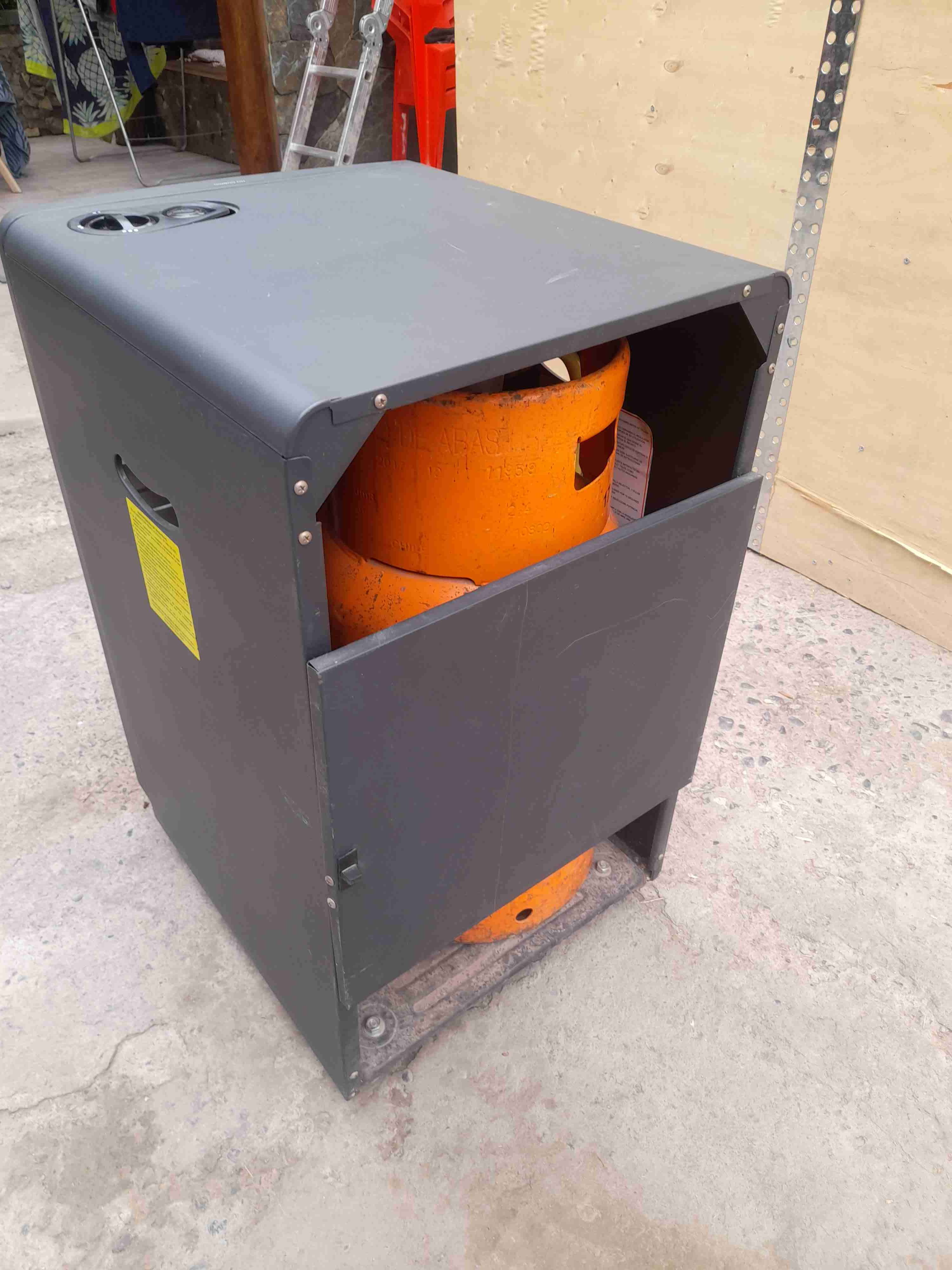 Estufa a gas Ursus Trotter - miniatura 3