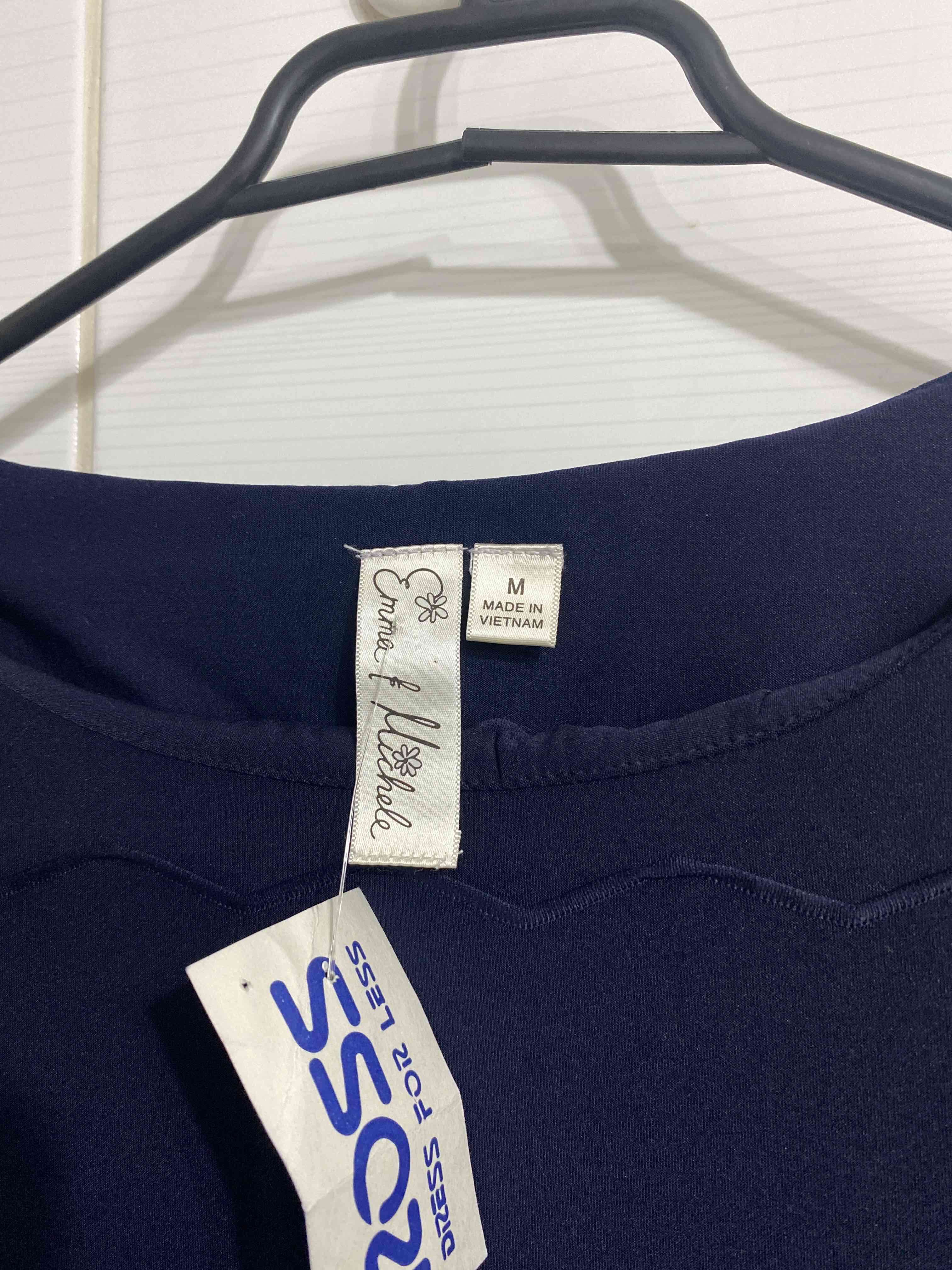 Vestido azul marino nuevo - miniatura 3