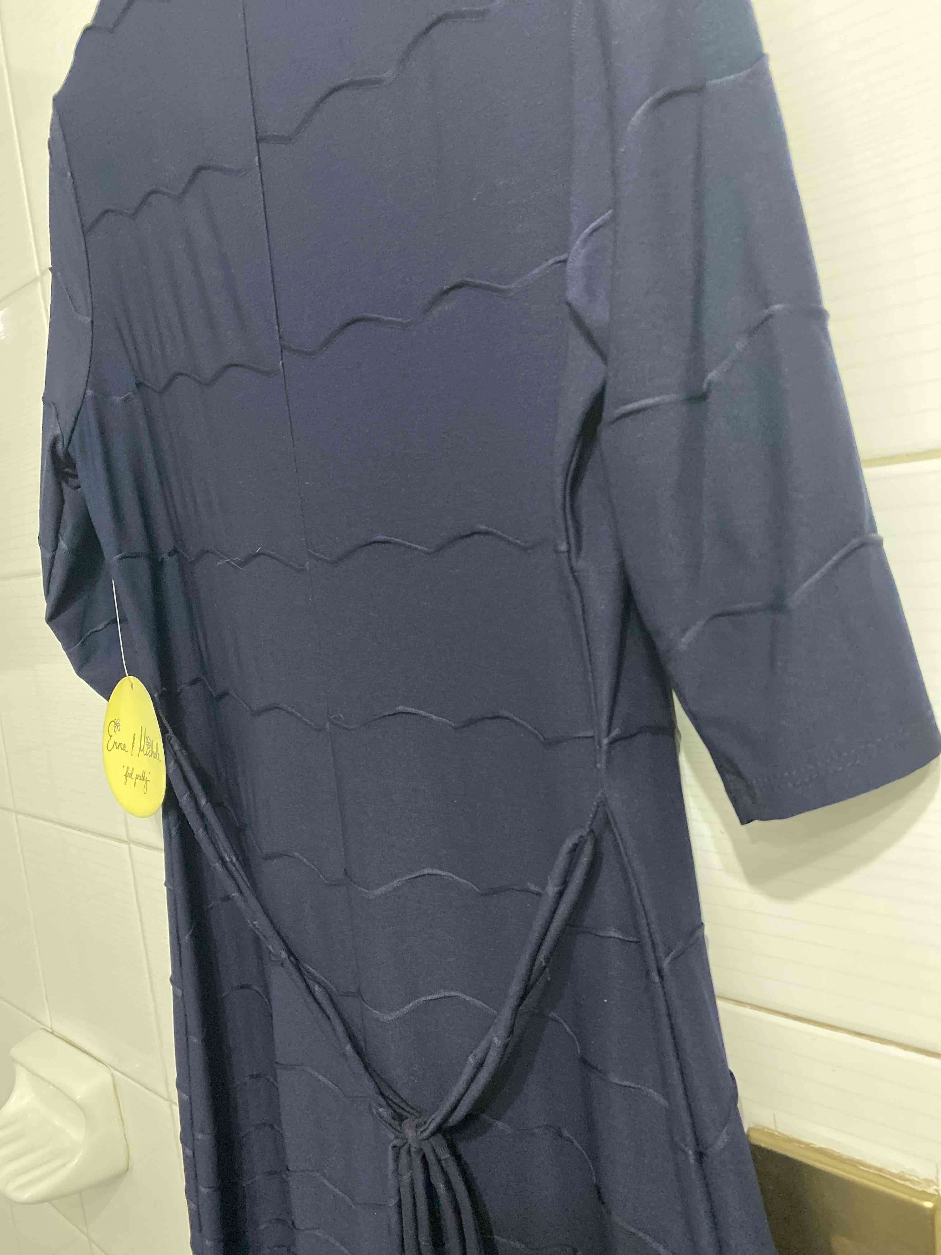 Vestido azul marino nuevo - miniatura 5