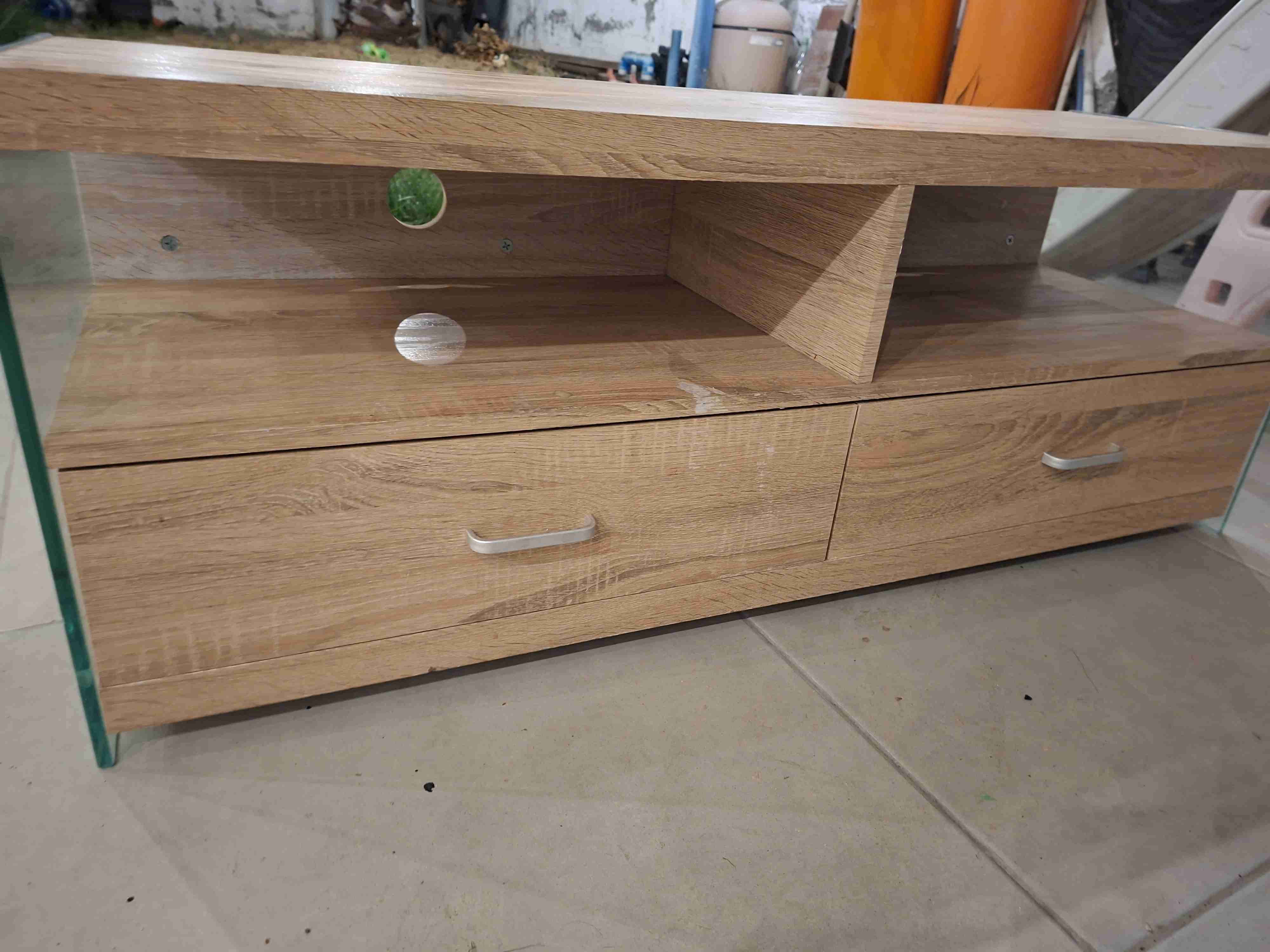 Mesa de TV moderna con cajones - 2