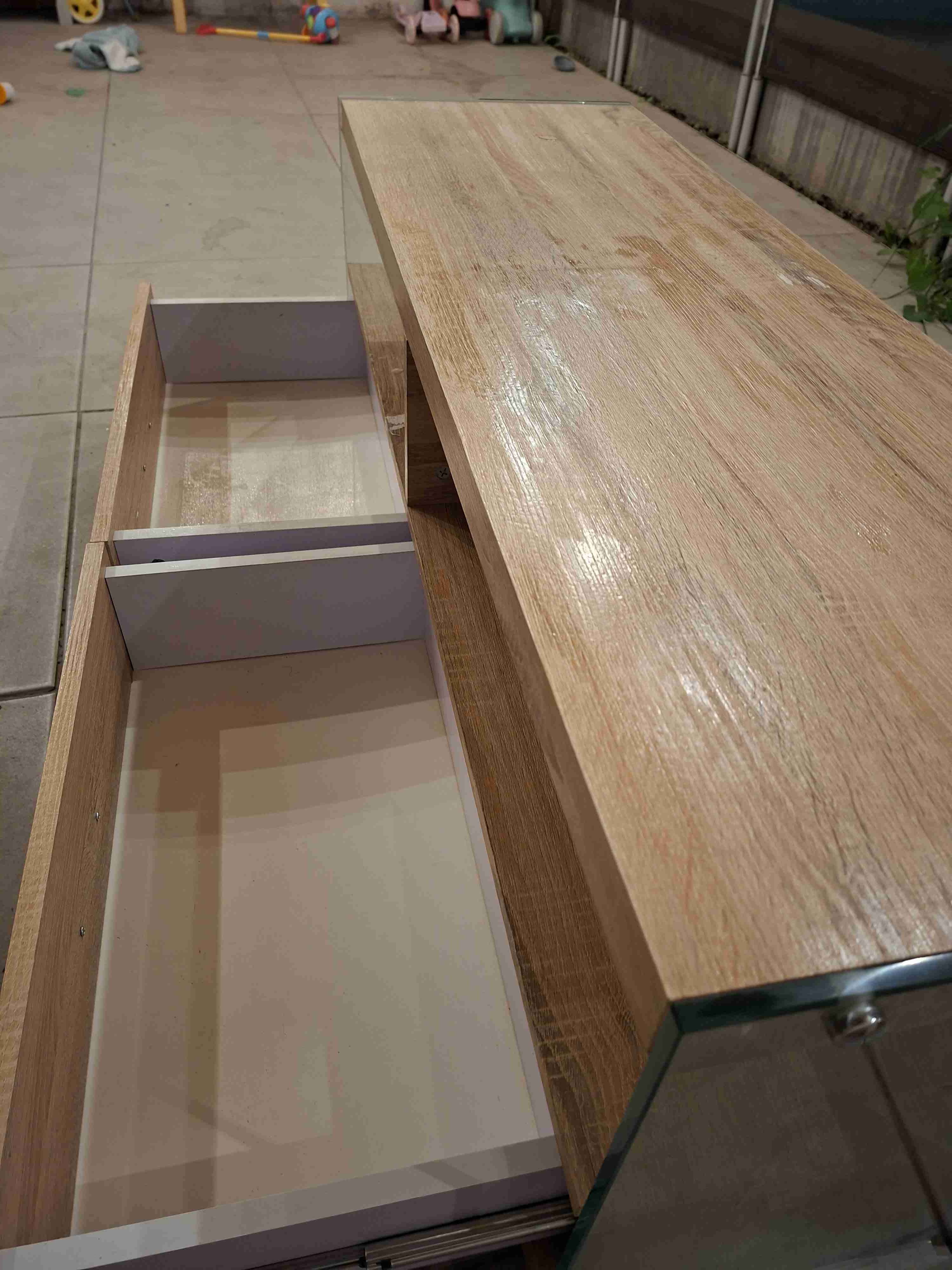 Mesa de TV moderna con cajones - 4