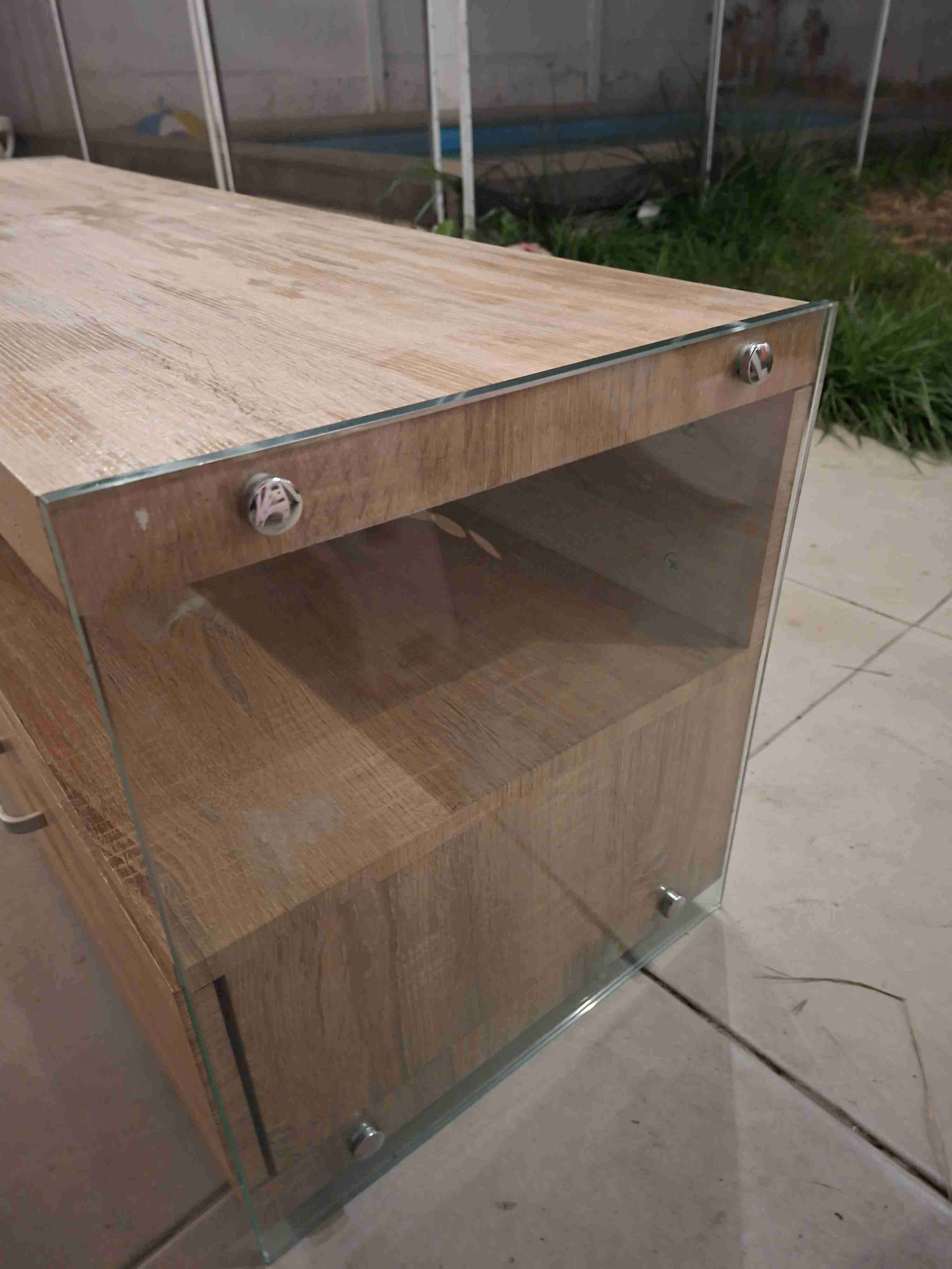 Mesa de TV moderna con cajones - 6