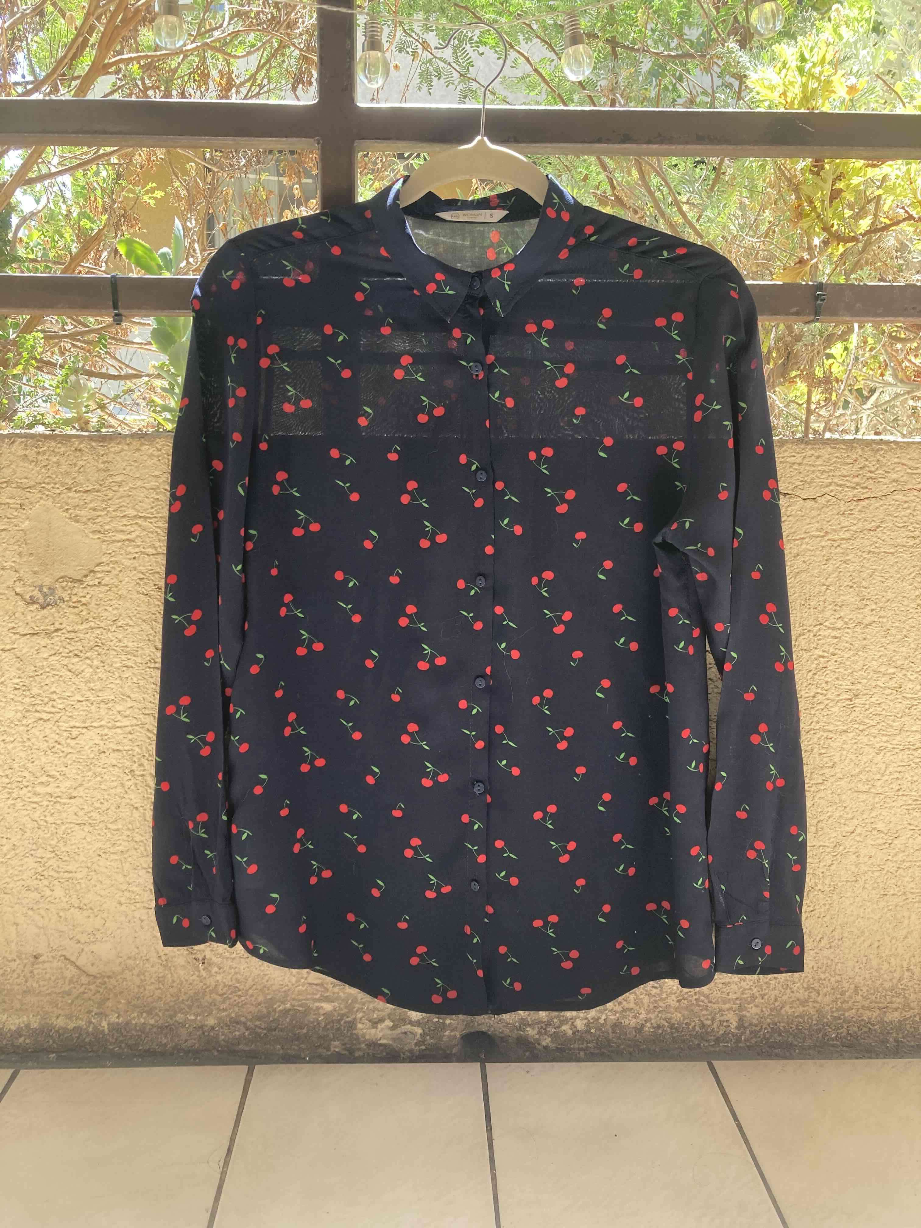 Camisa azul con cerezas - 4