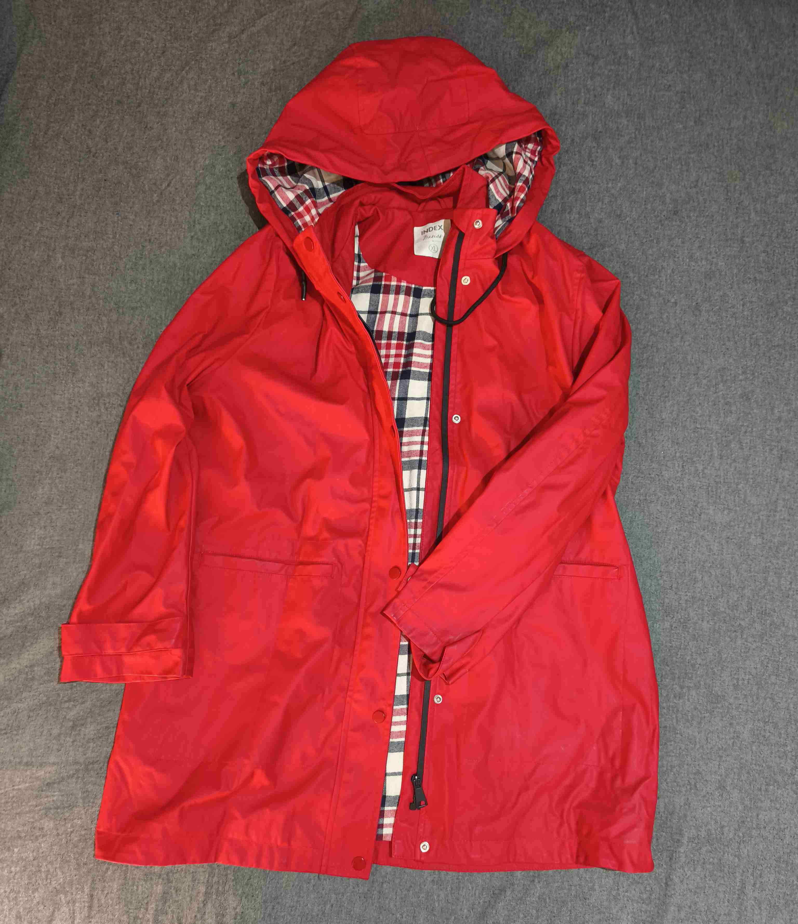 Chaqueta impermeable roja - 1