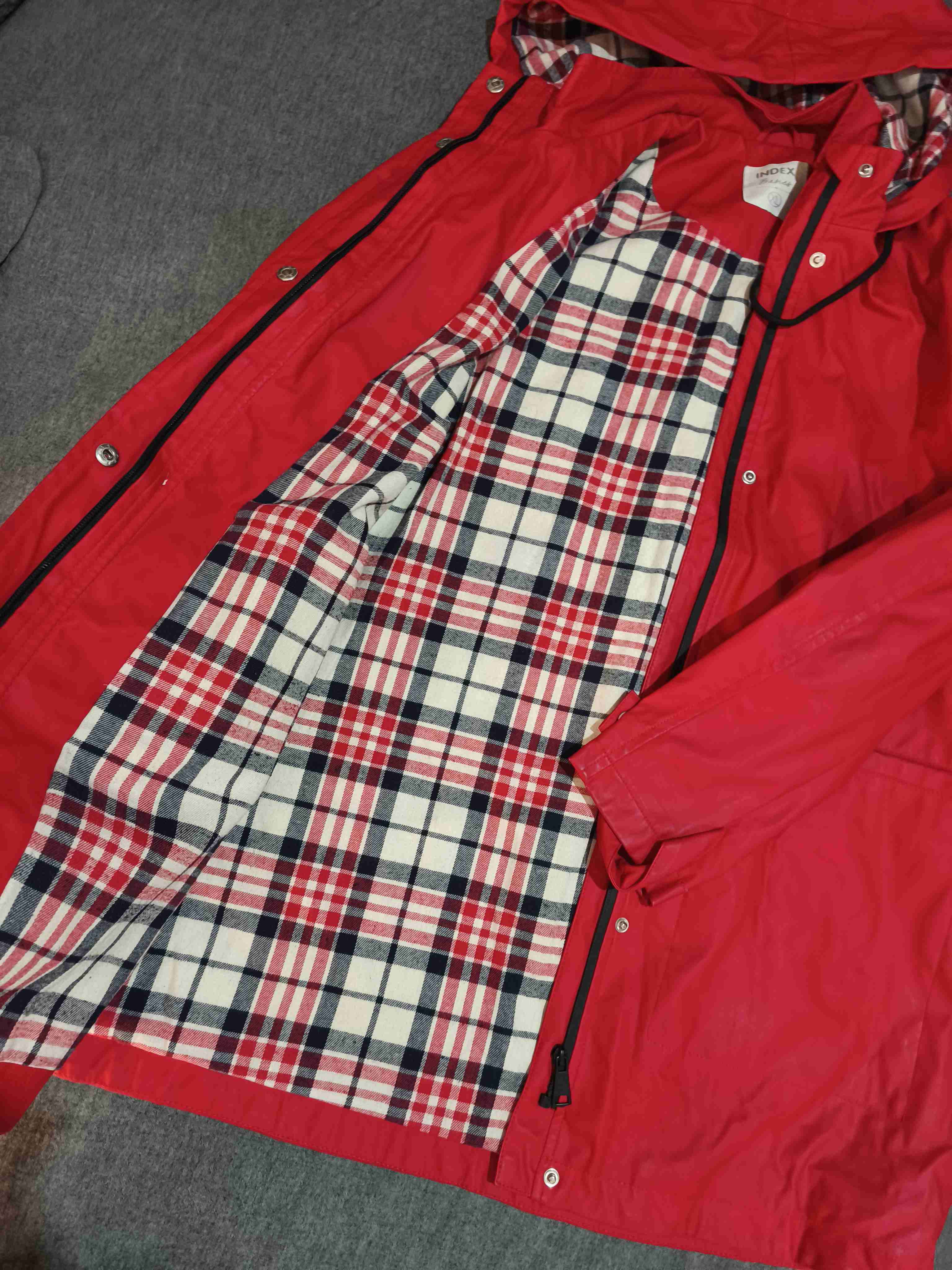 Chaqueta impermeable roja - 3