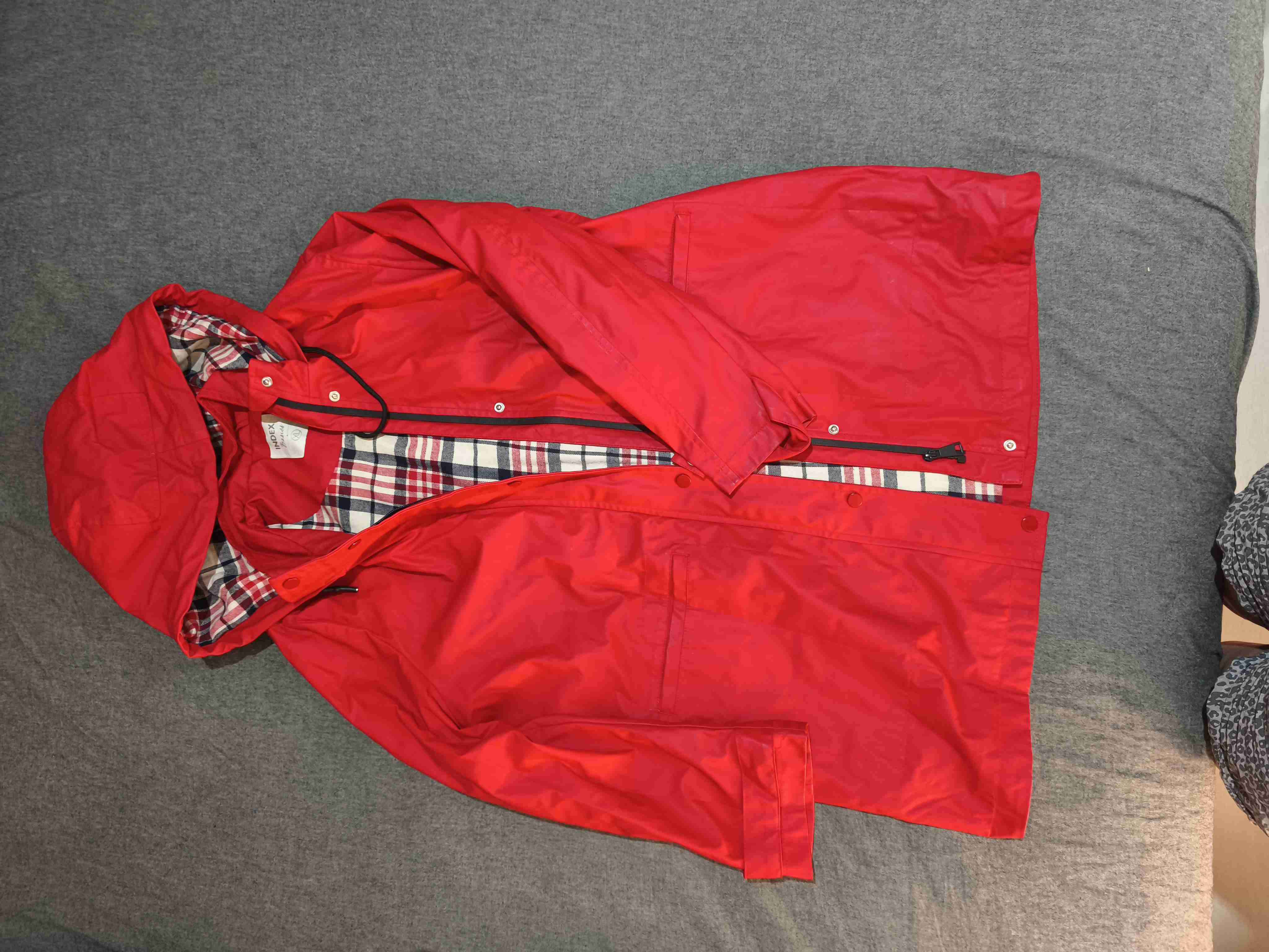 Chaqueta impermeable roja - 4