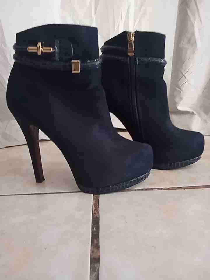 Botas azul marino de tacón alto - miniatura 1