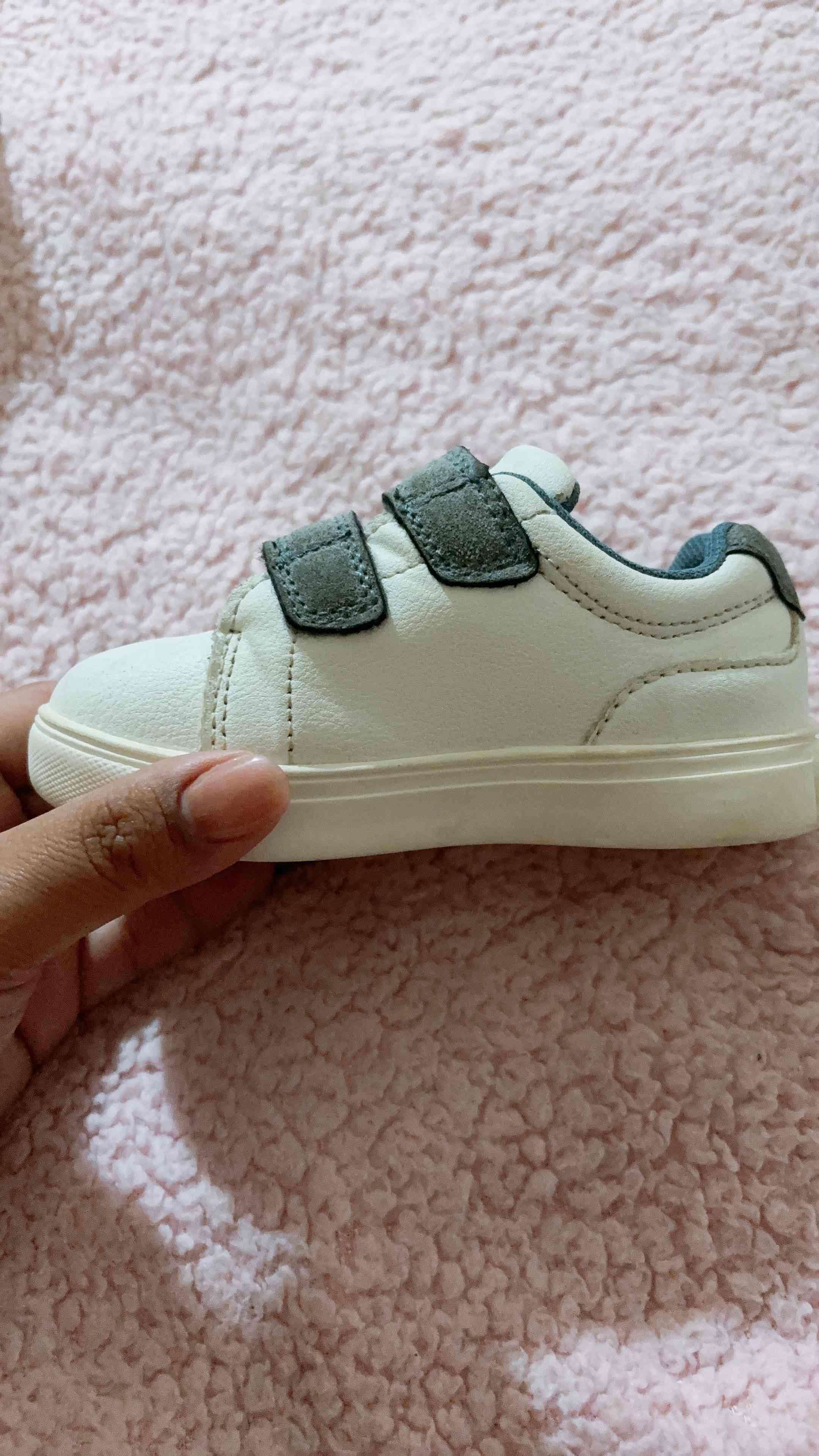 Zapatillas blancas para niño - miniatura 2