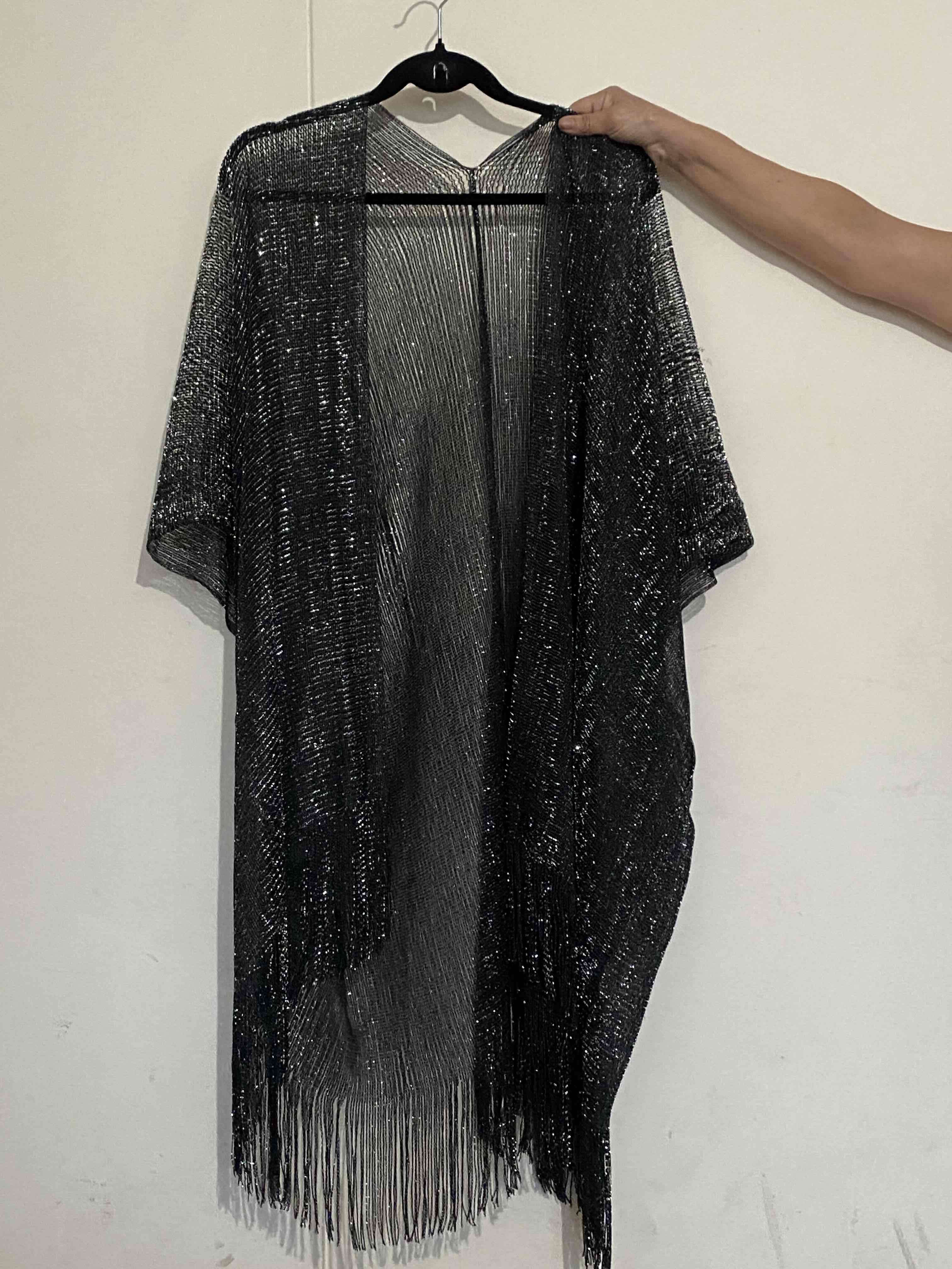 Kimono negro con brillos