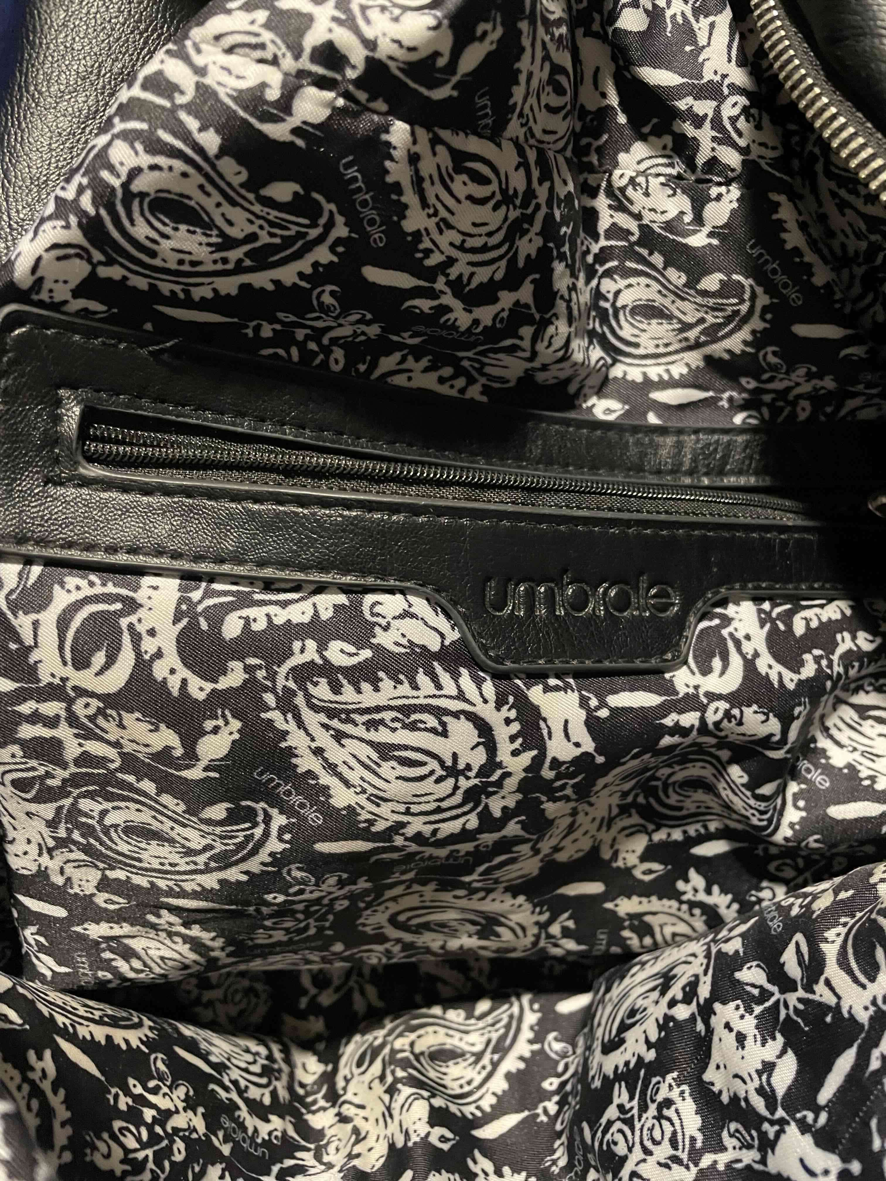 Mochila eco cuero  negra Umbrale - miniatura 4