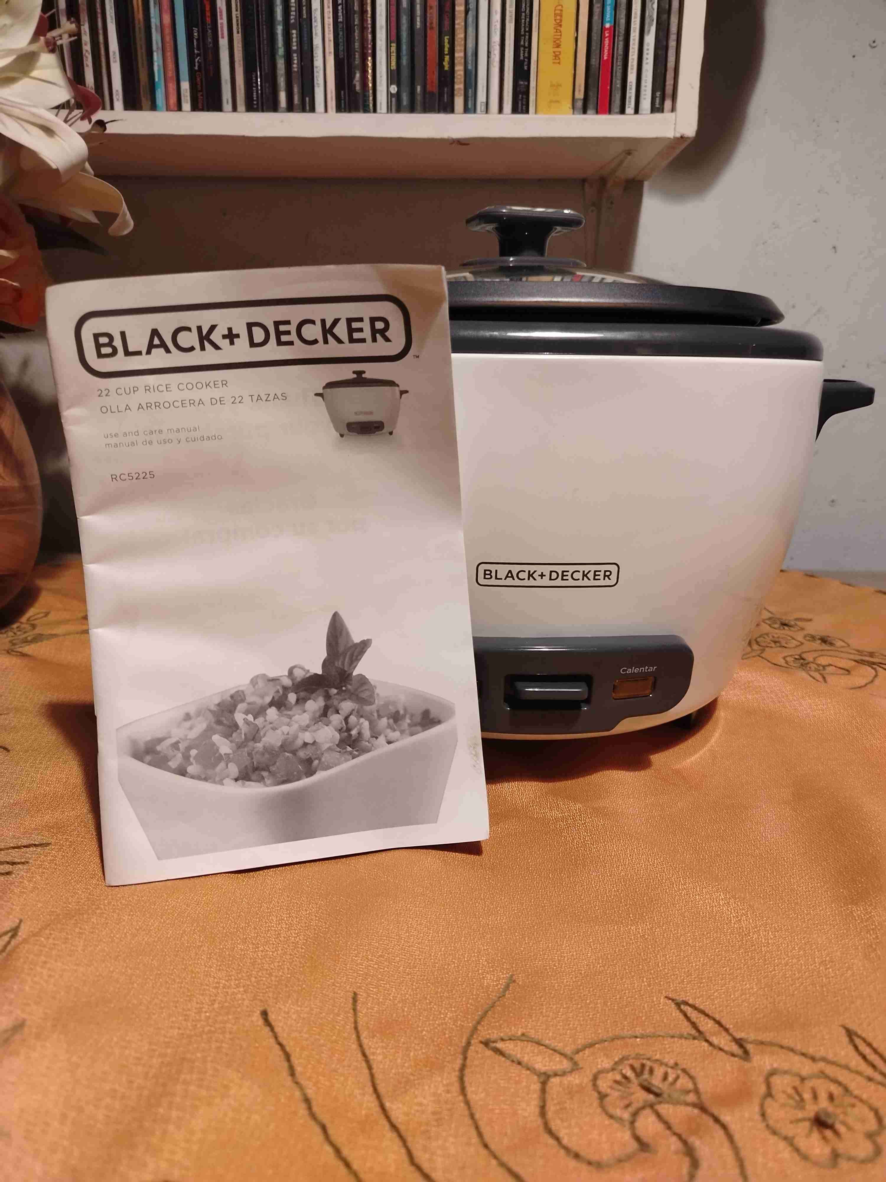 Olla arrocera Black+Decker 22 tazas