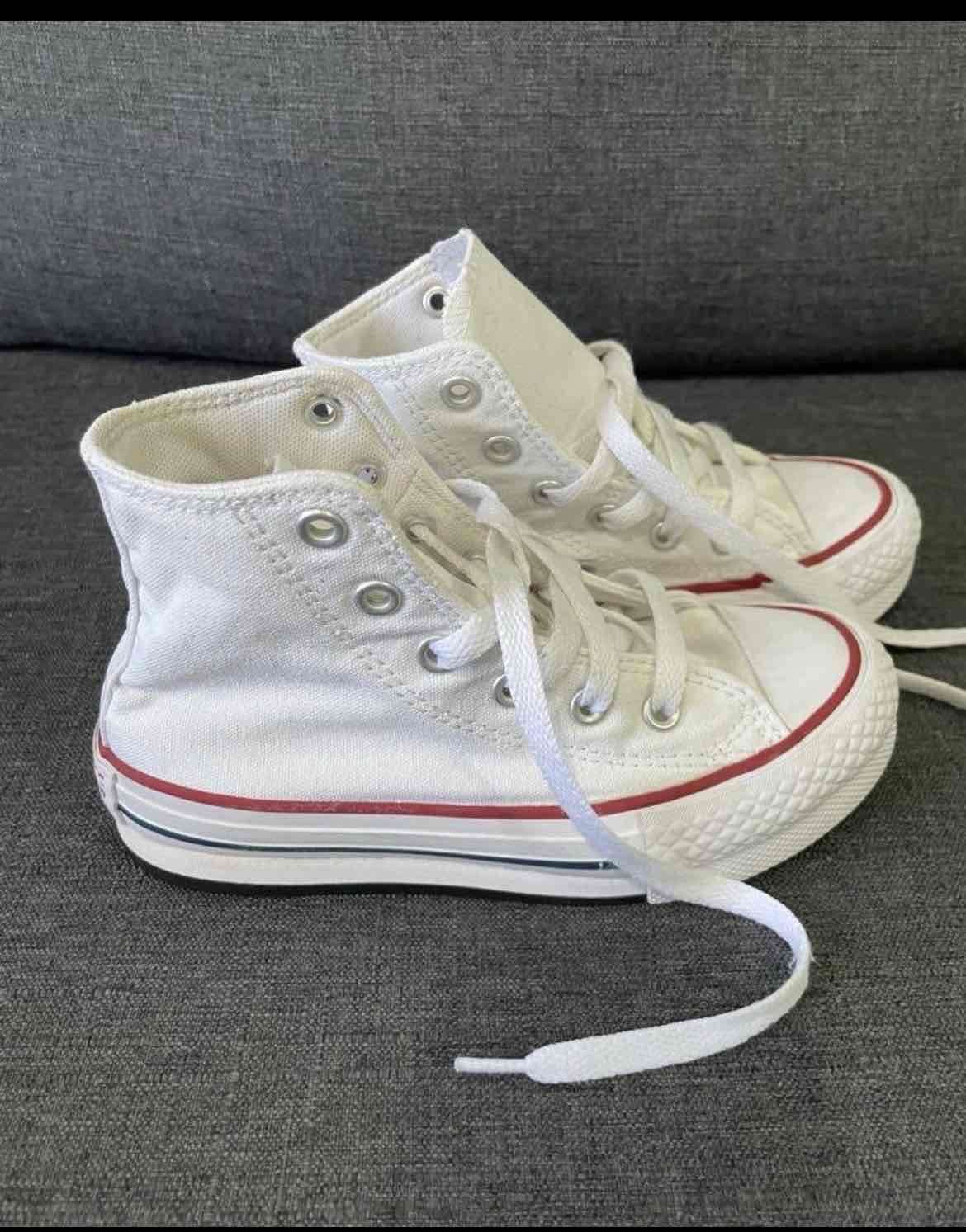 Zapatillas blancas de lona - miniatura 1