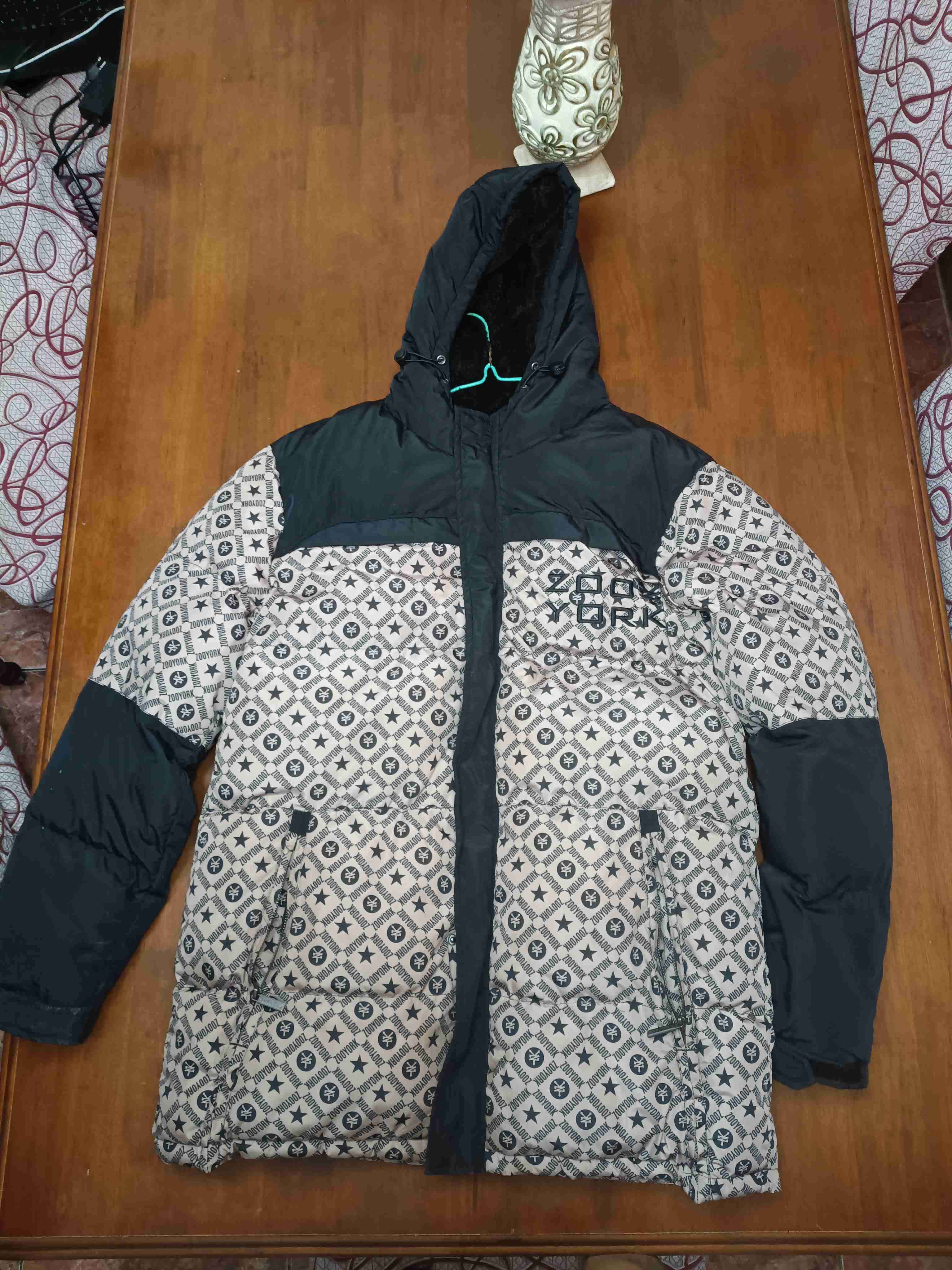 Chaqueta acolchada con capucha - miniatura 2