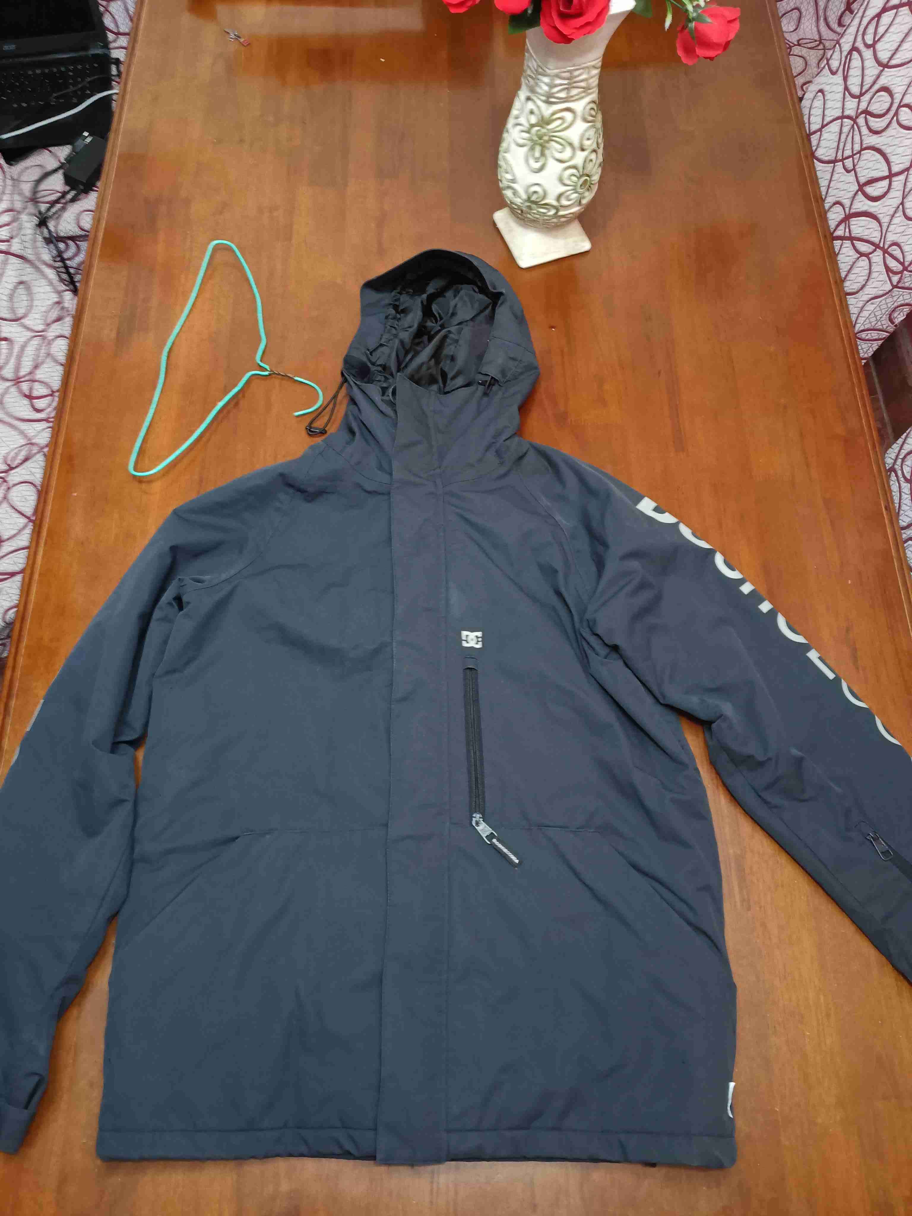 Chaqueta negra con capucha DC - miniatura 1