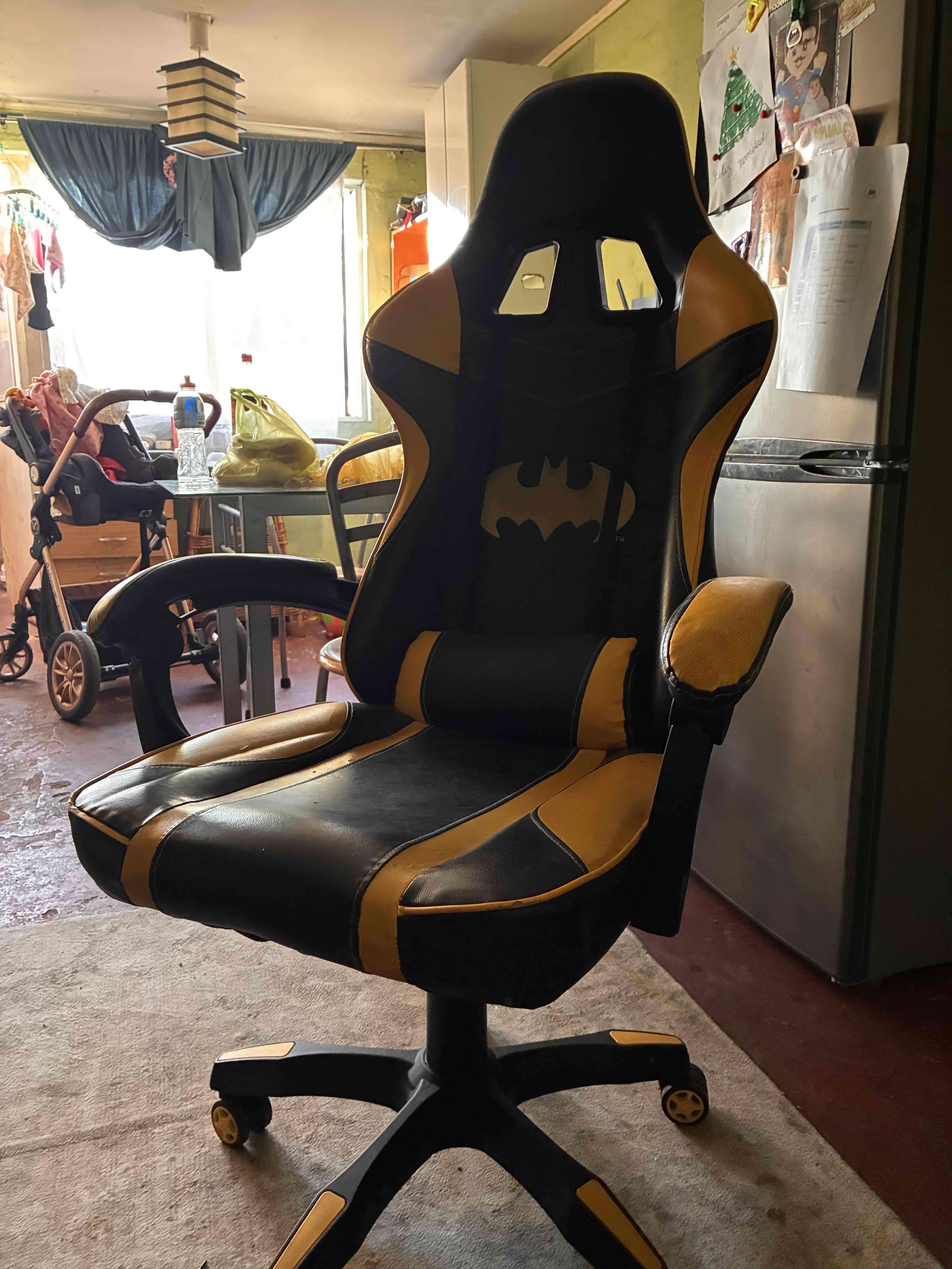Silla gamer Batman negra y amarilla - 1