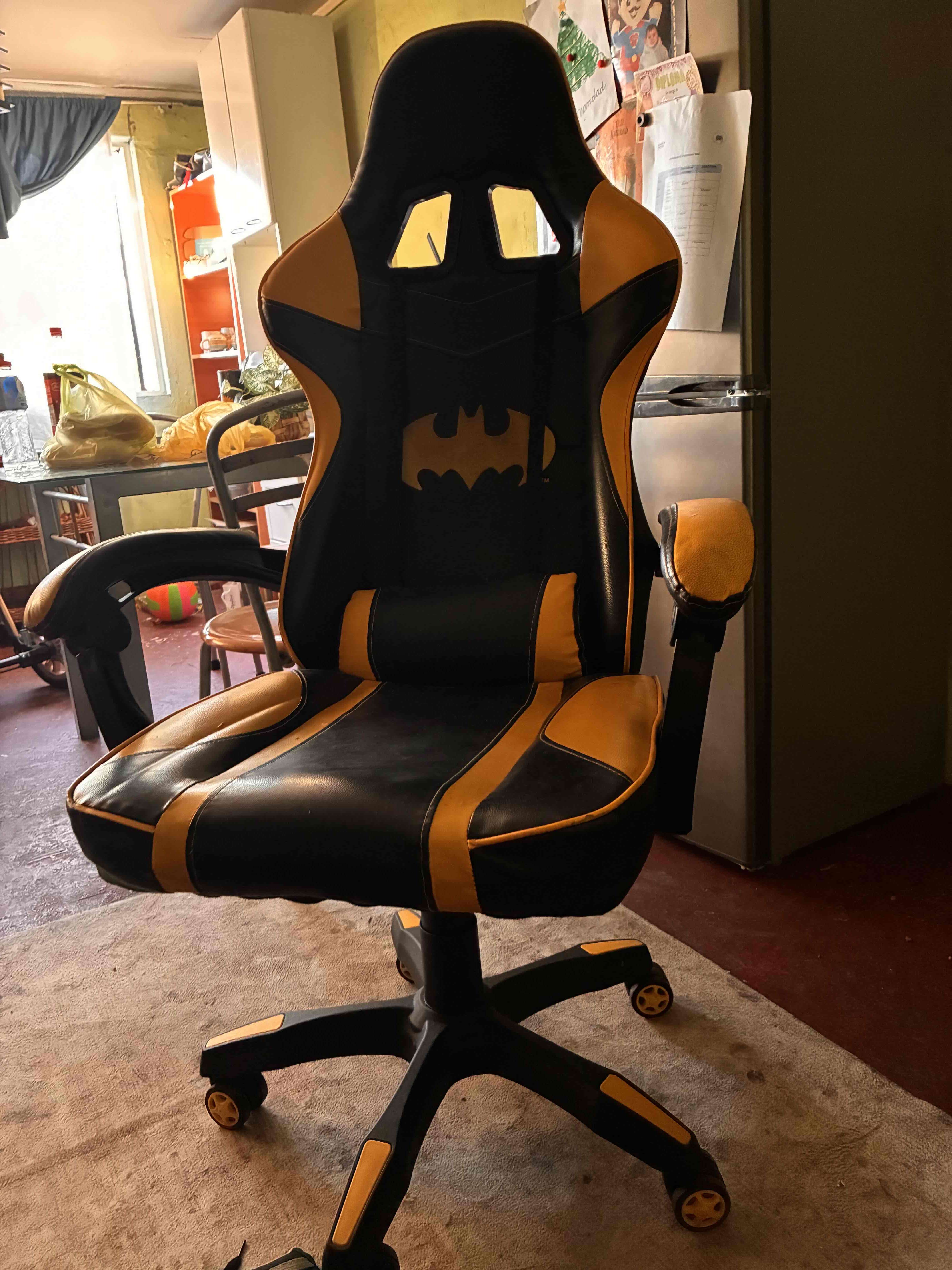 Silla gamer Batman negra y amarilla - 2