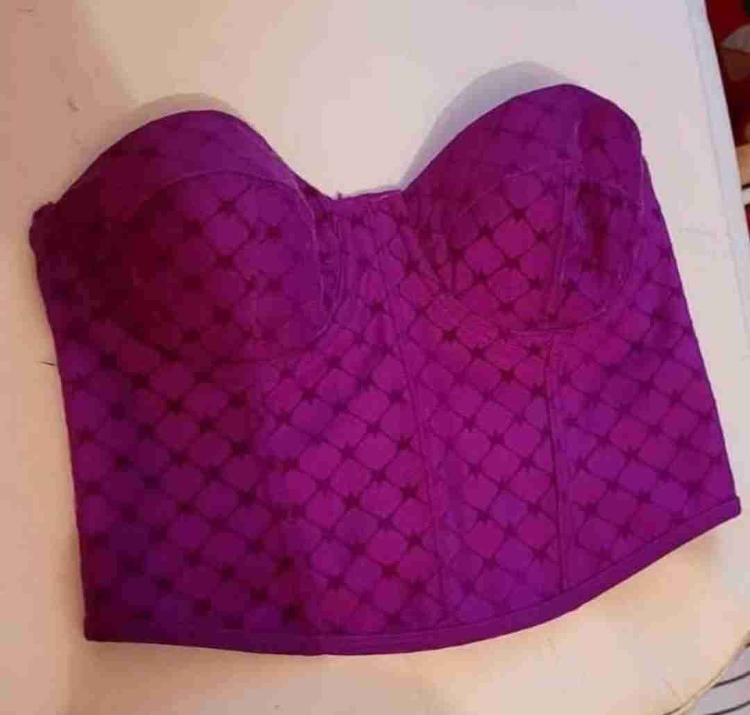 Corset morado con diseño