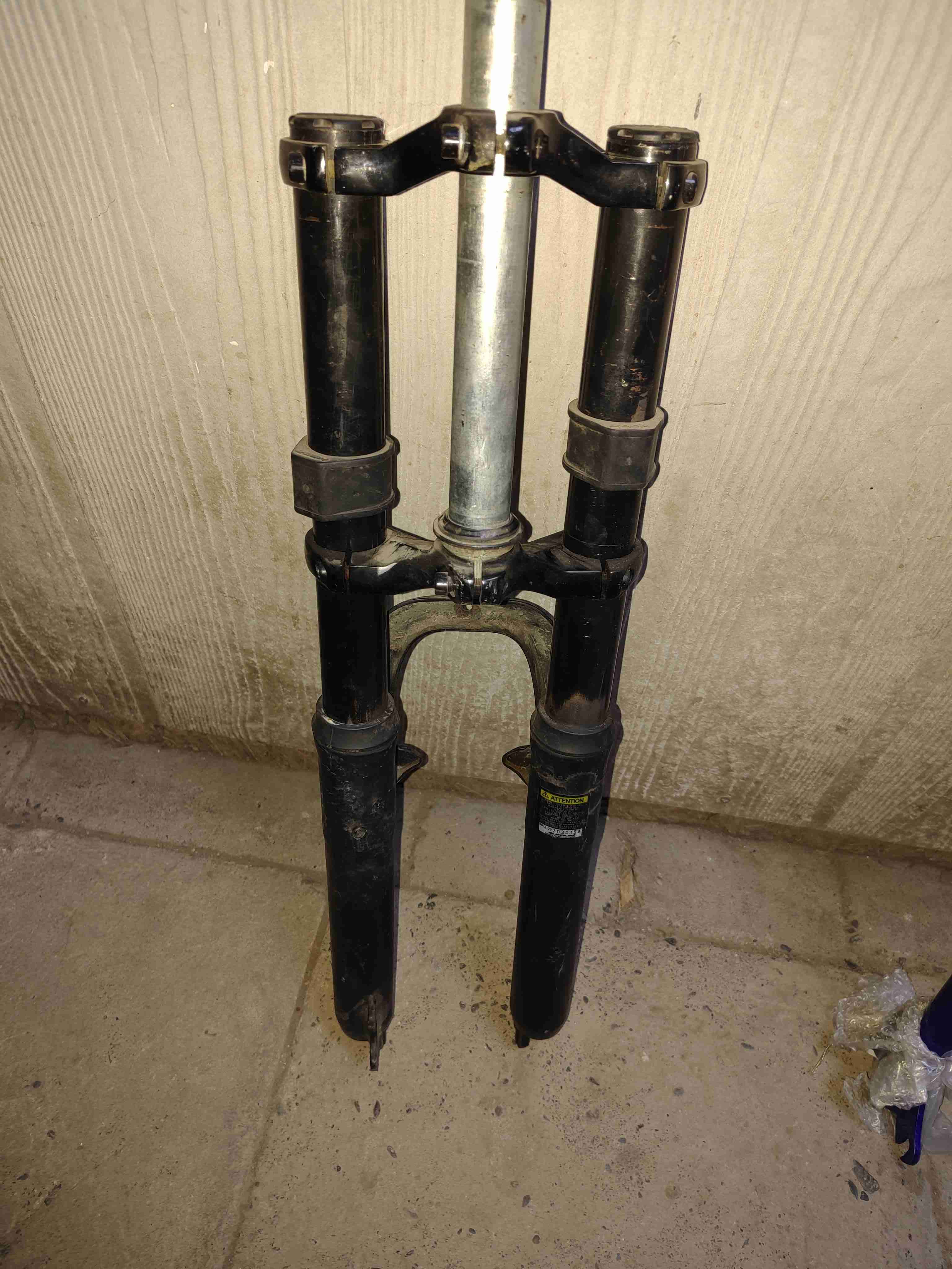 Horquilla de suspensión para bicicleta - miniatura 1