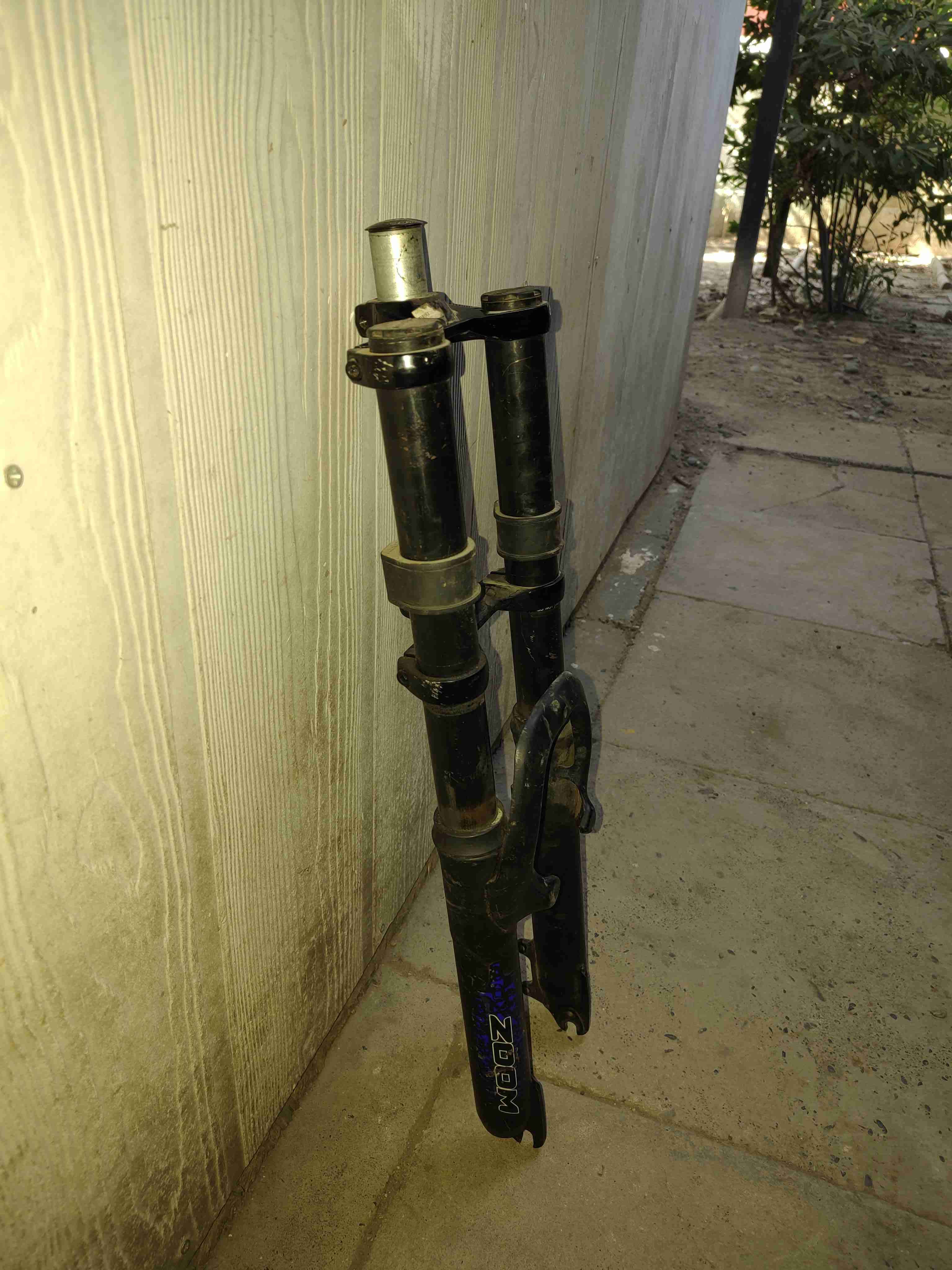 Horquilla de suspensión para bicicleta - miniatura 2