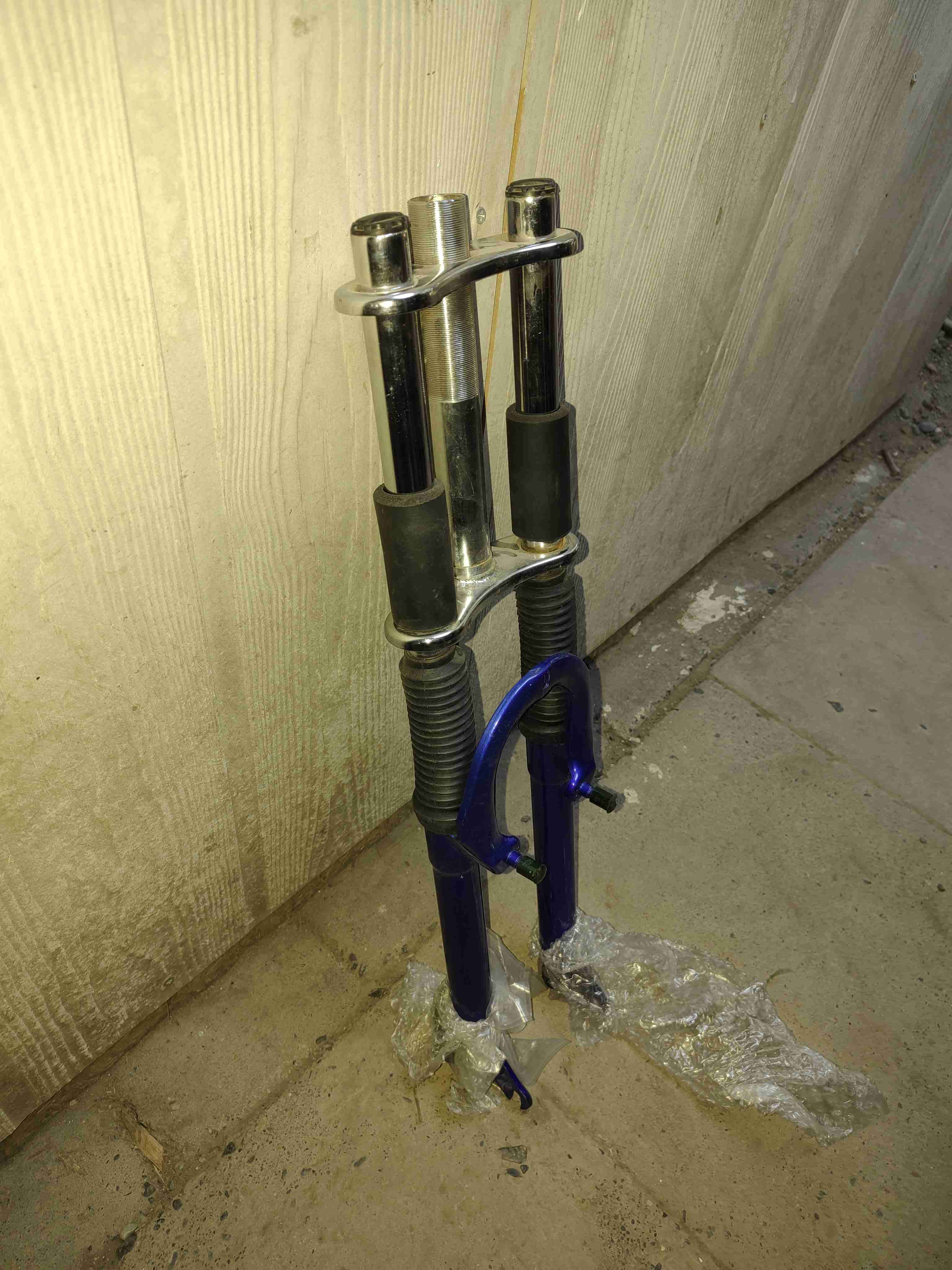 Horquilla de bicicleta suspensión - miniatura 1