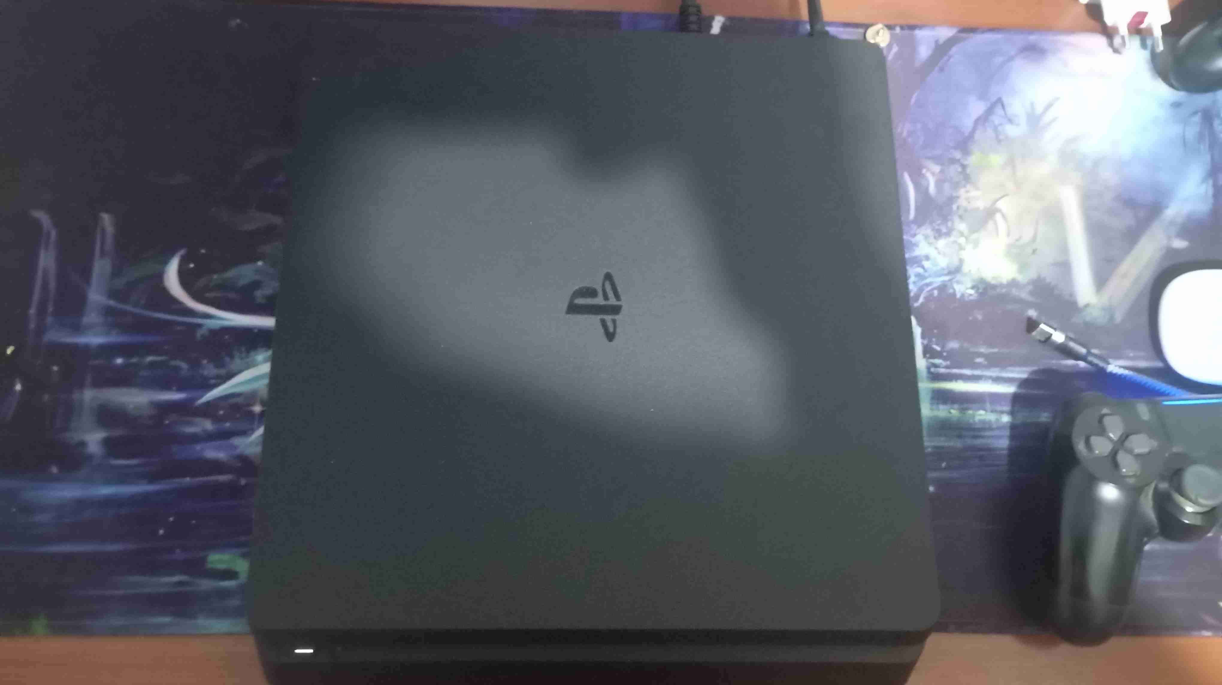 Playstation 4 slim en excelente estado - miniatura 1