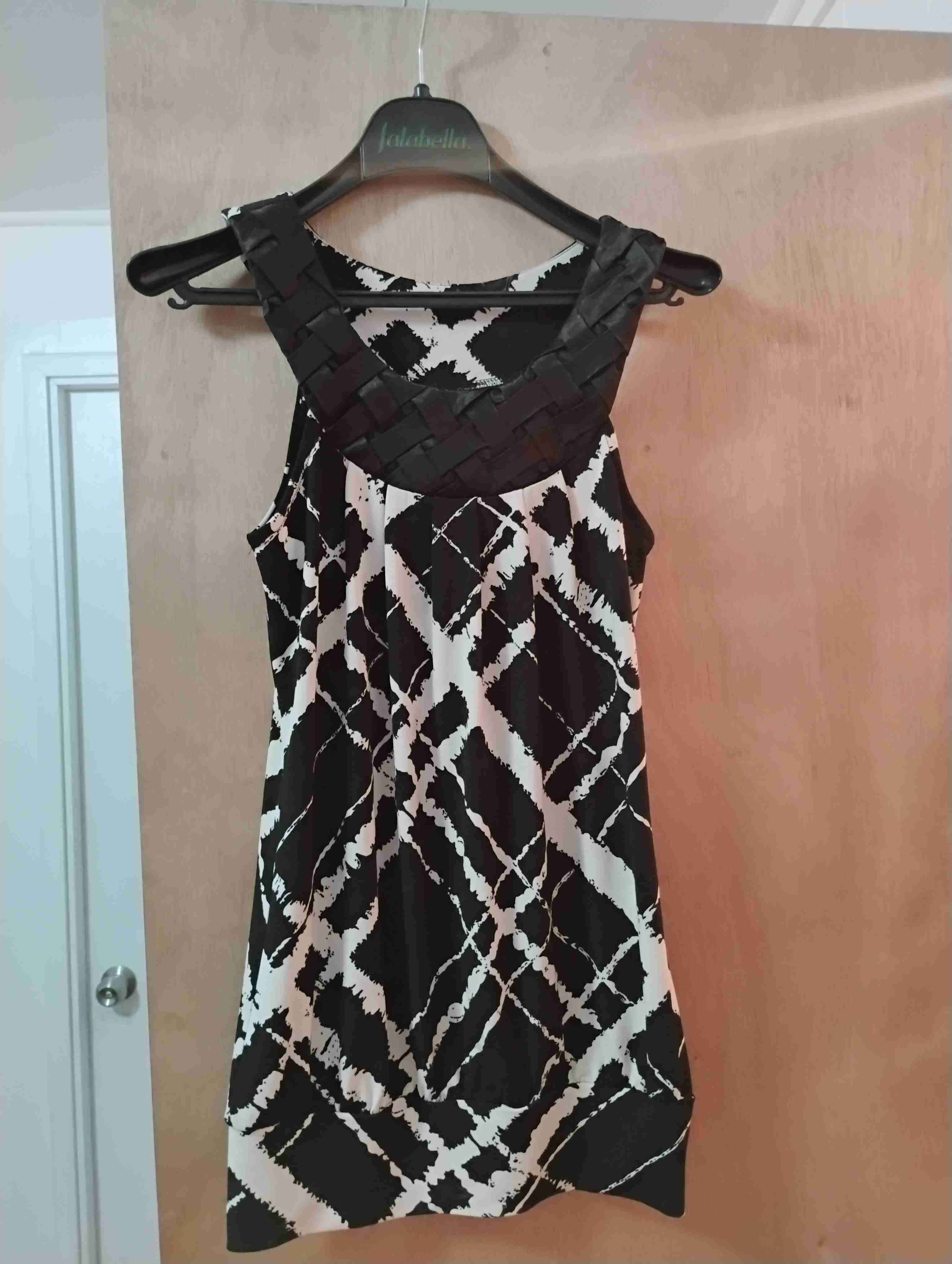 Polera  negro y blanco estampado