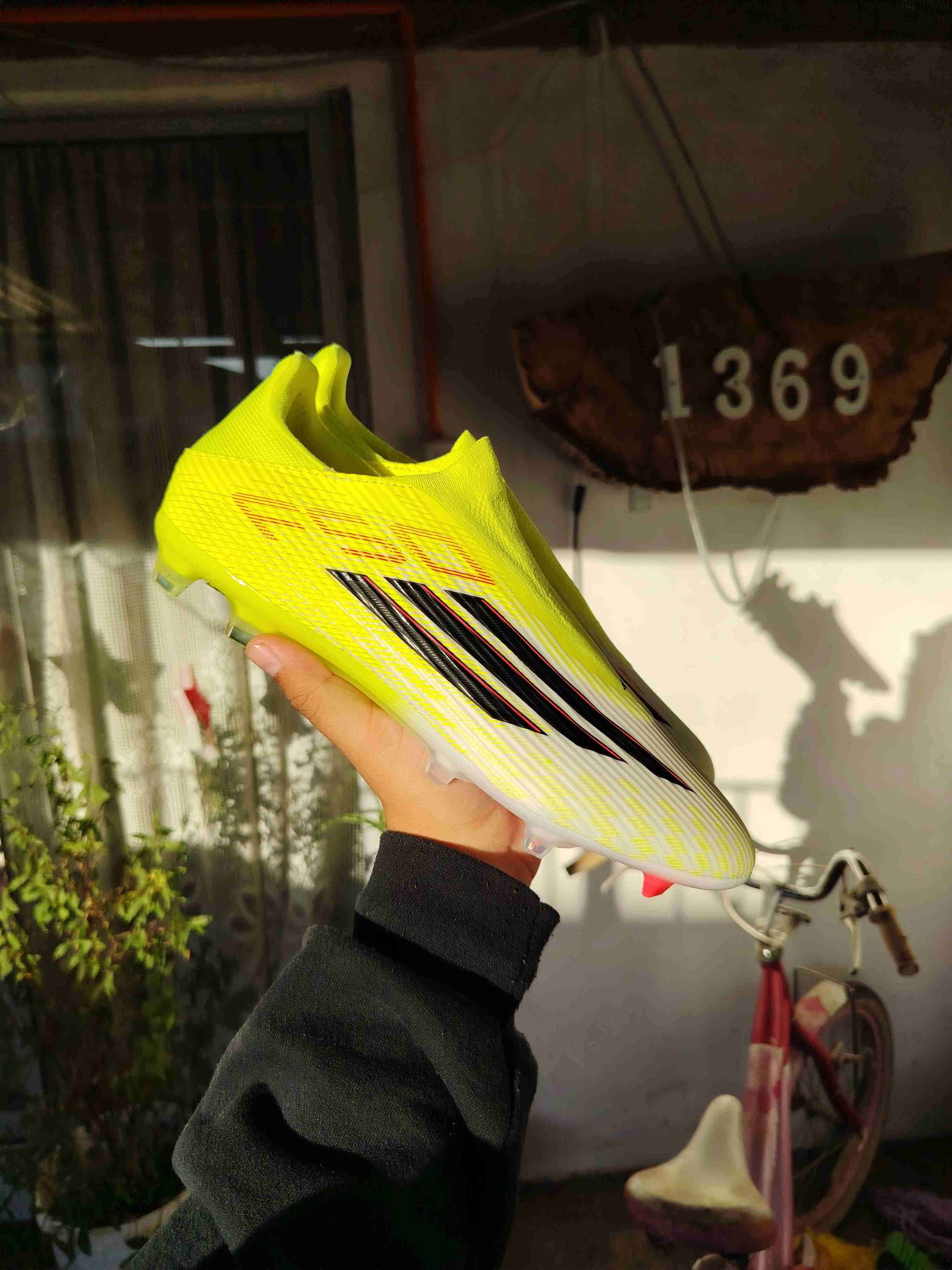 Zapatos de fútbol adidas amarillas - miniatura 2