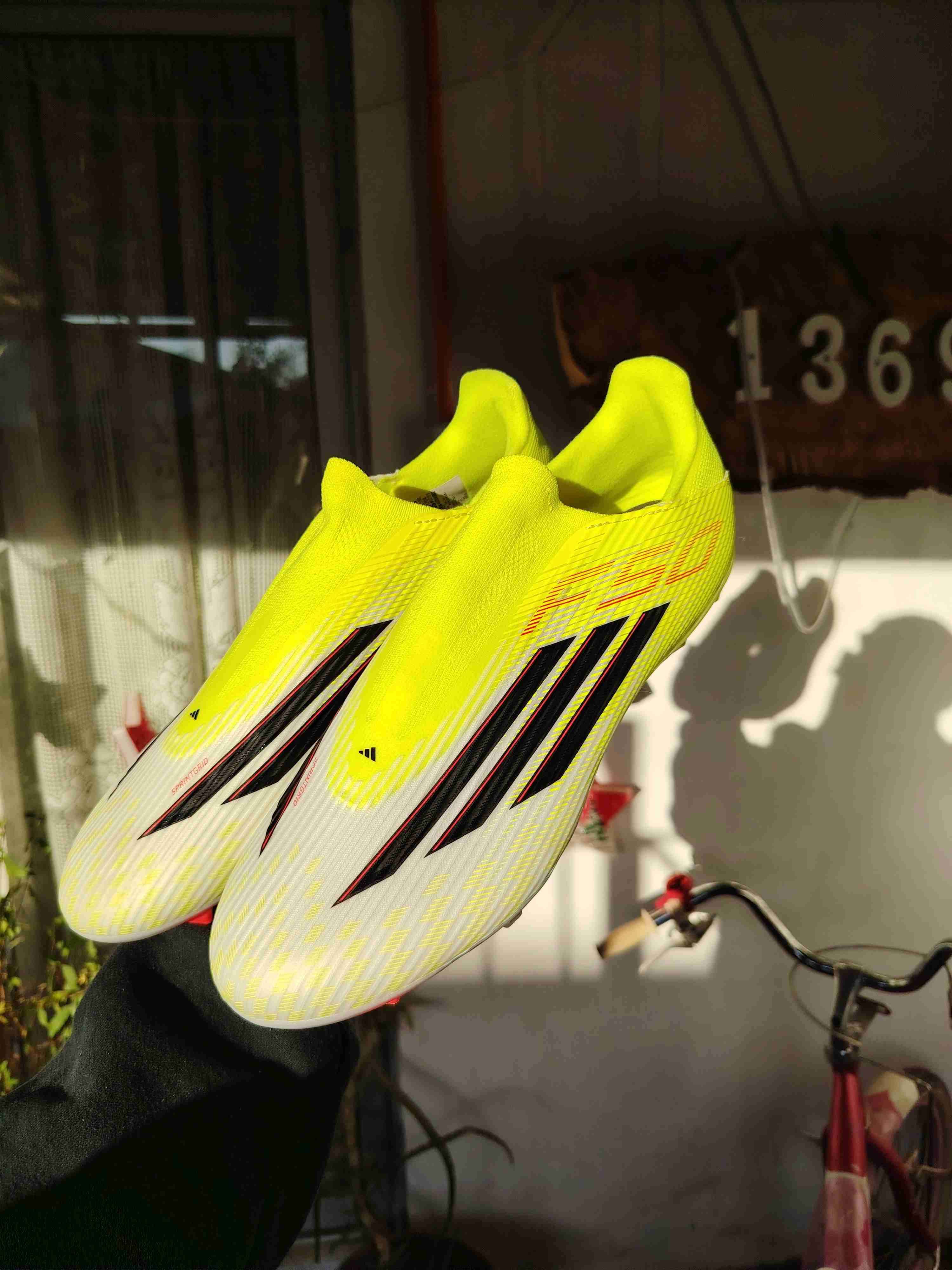 Zapatos de fútbol adidas amarillas - miniatura 5