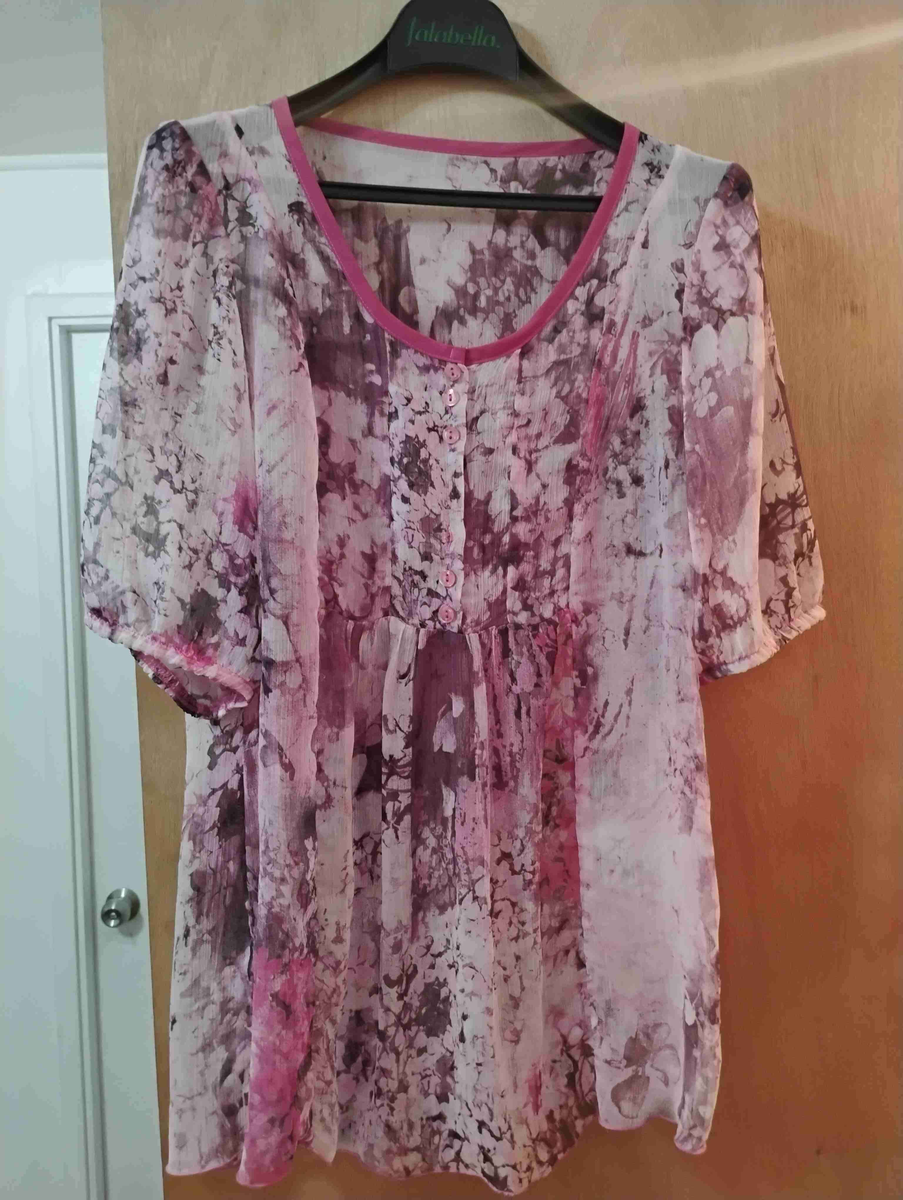 Blusa floral rosa y morado