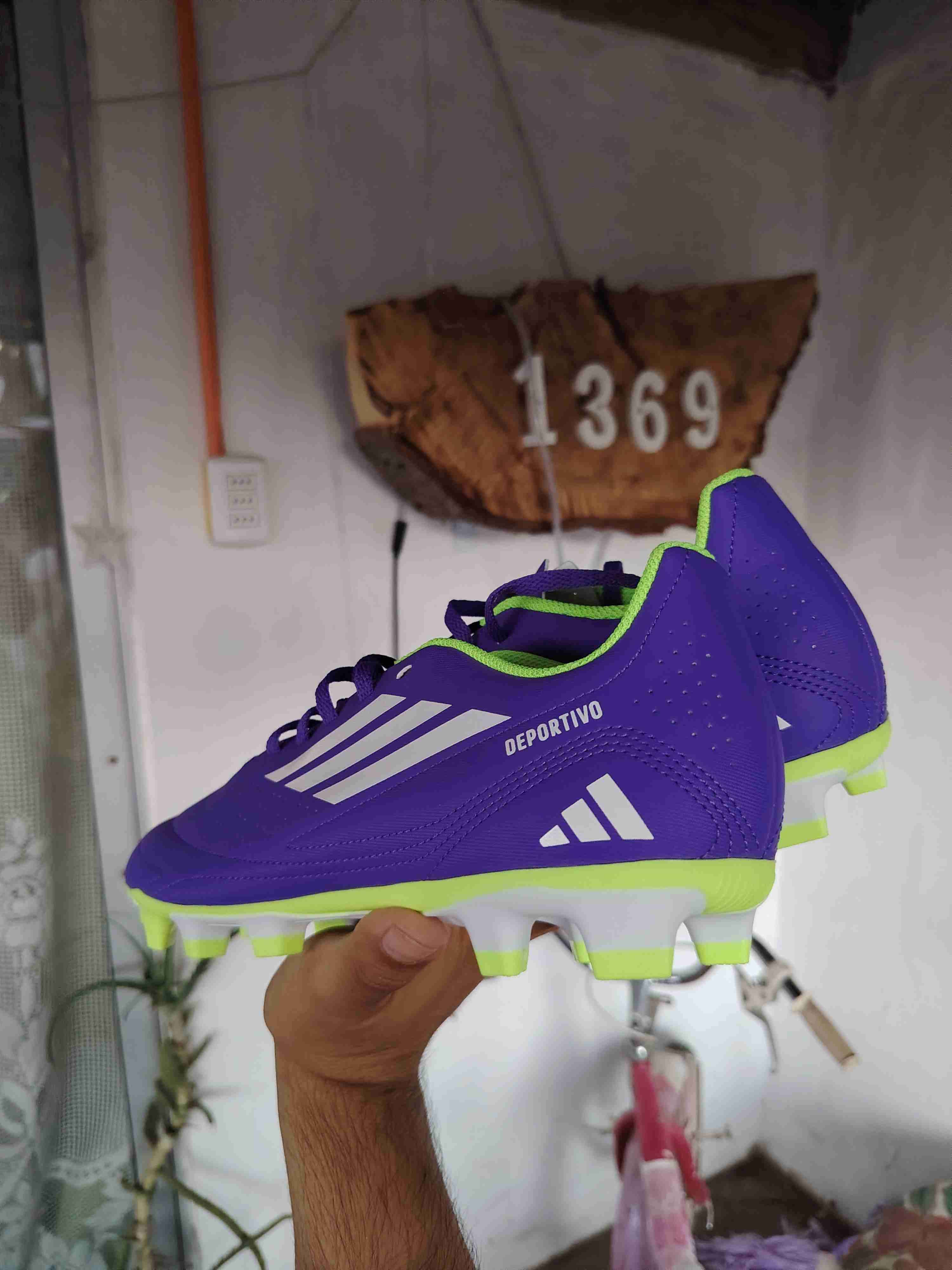 Zapatillas de fútbol moradas - miniatura 1