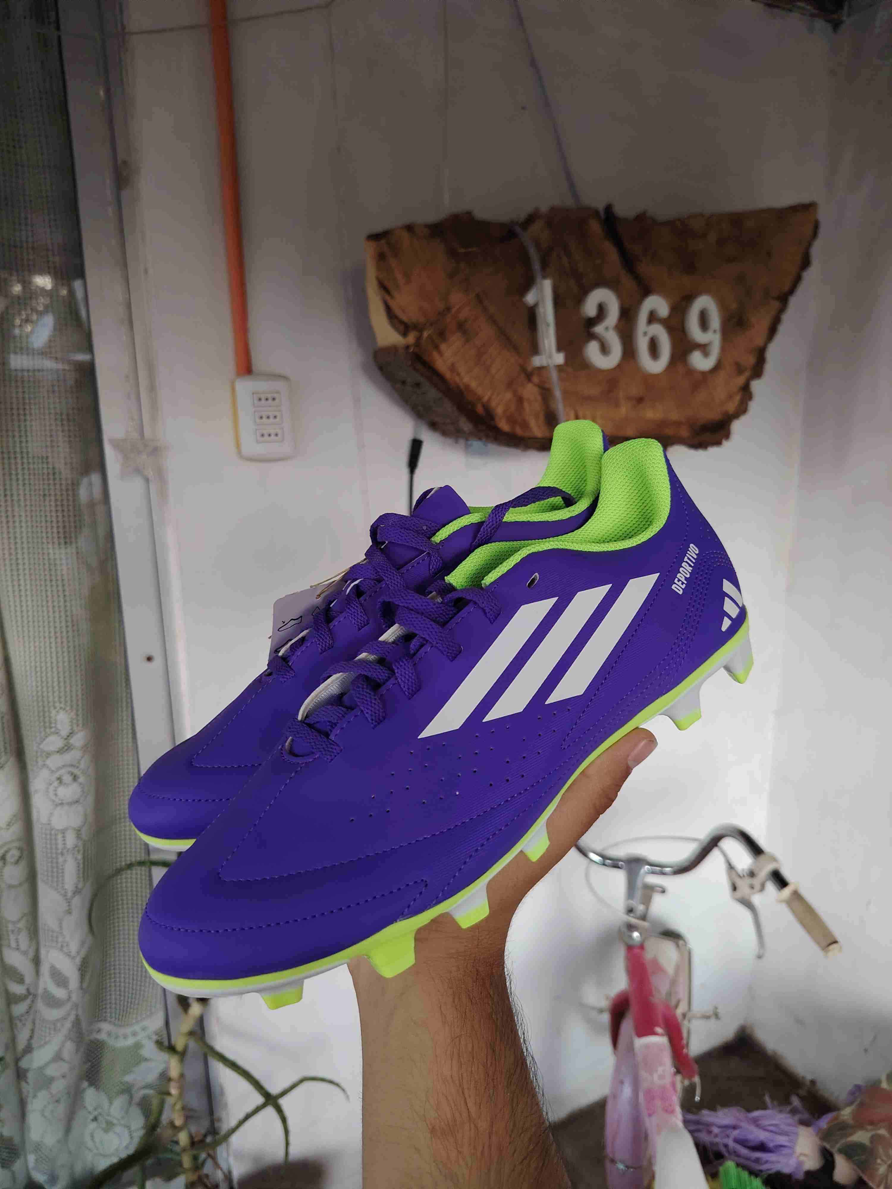 Zapatillas de fútbol moradas - miniatura 2