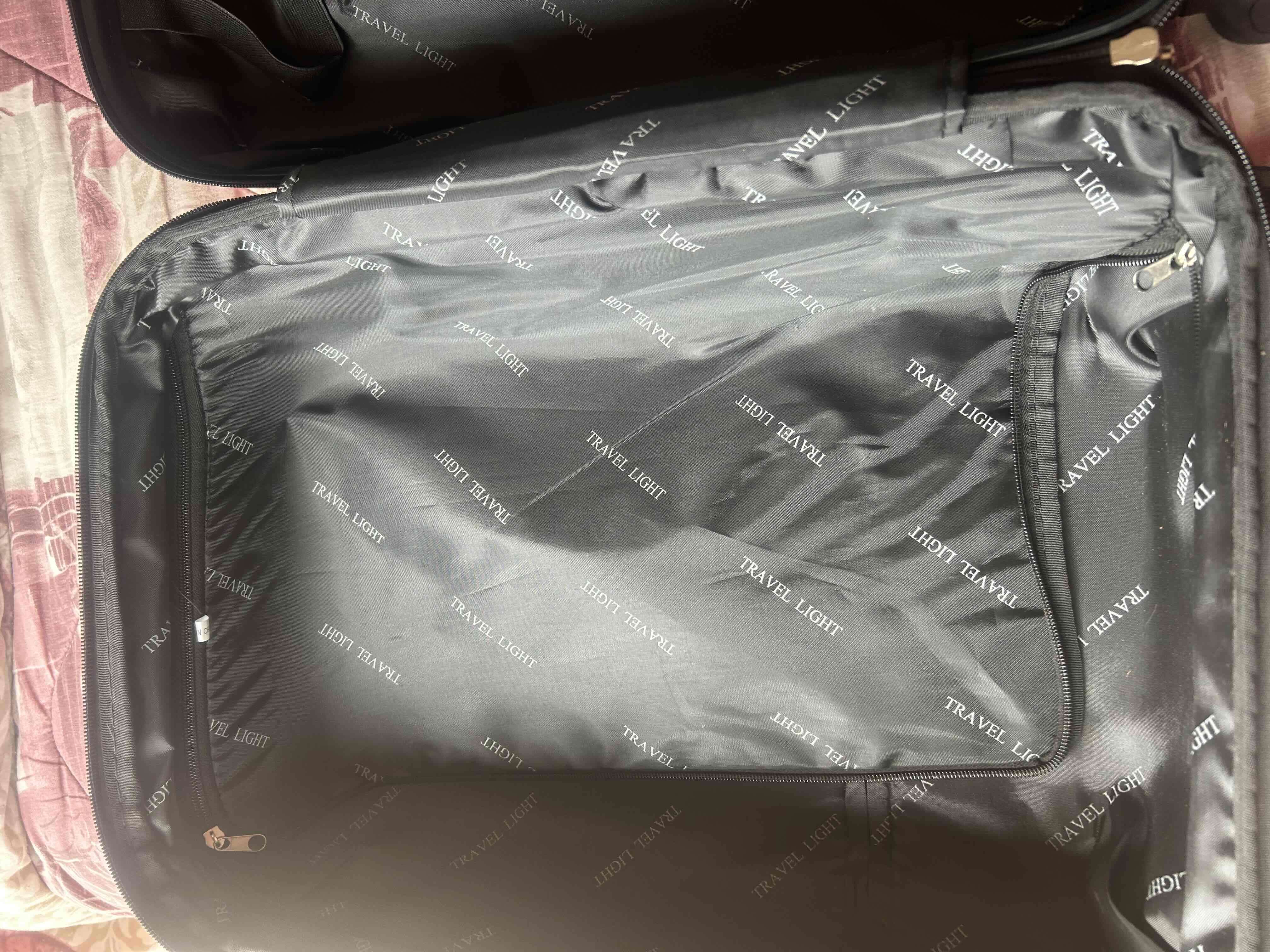 Maleta fucsia con ruedas - miniatura 5